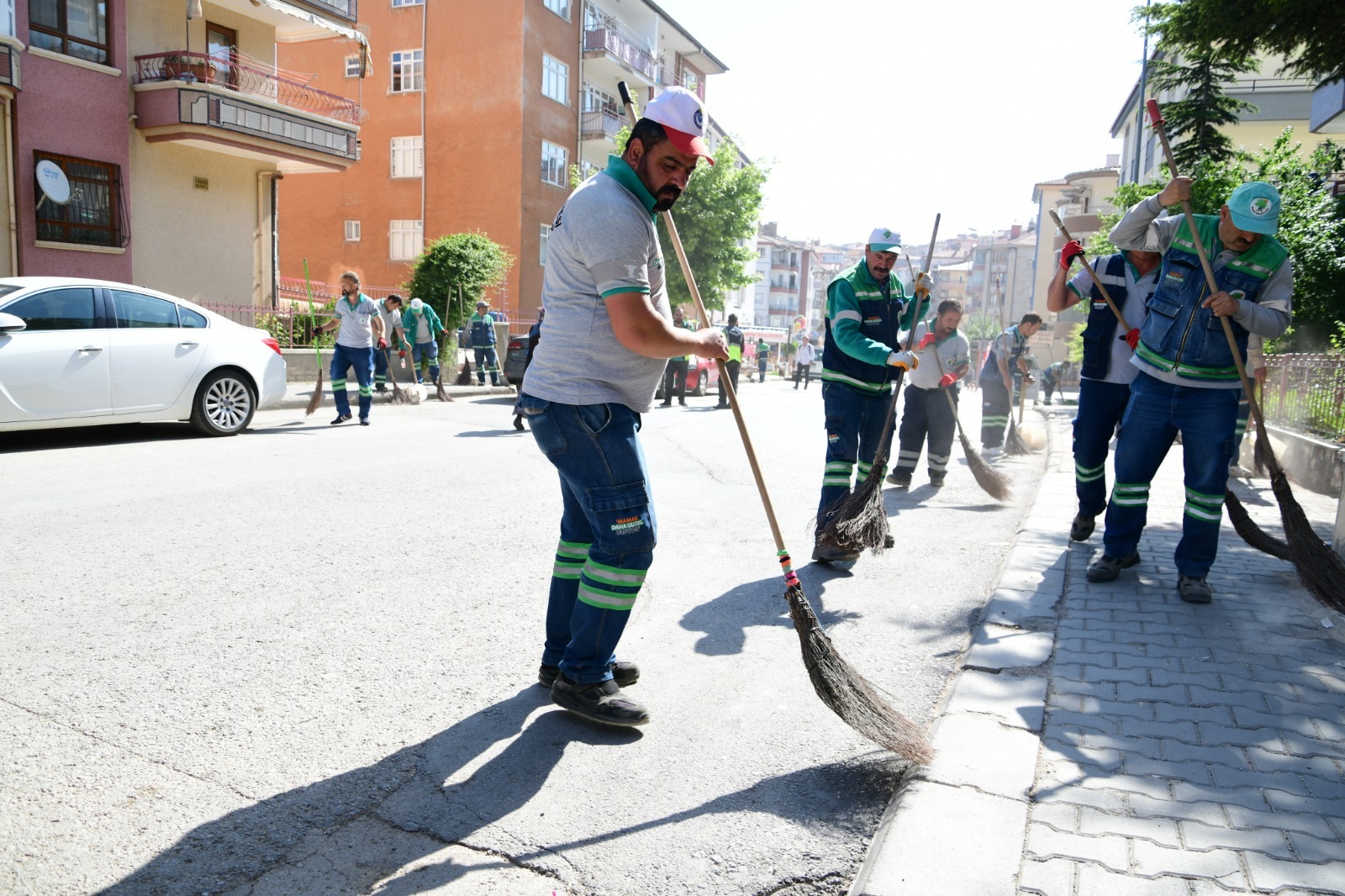 Daha Temiz Mamak İçin Köşe Bucak Temizliyorlar...