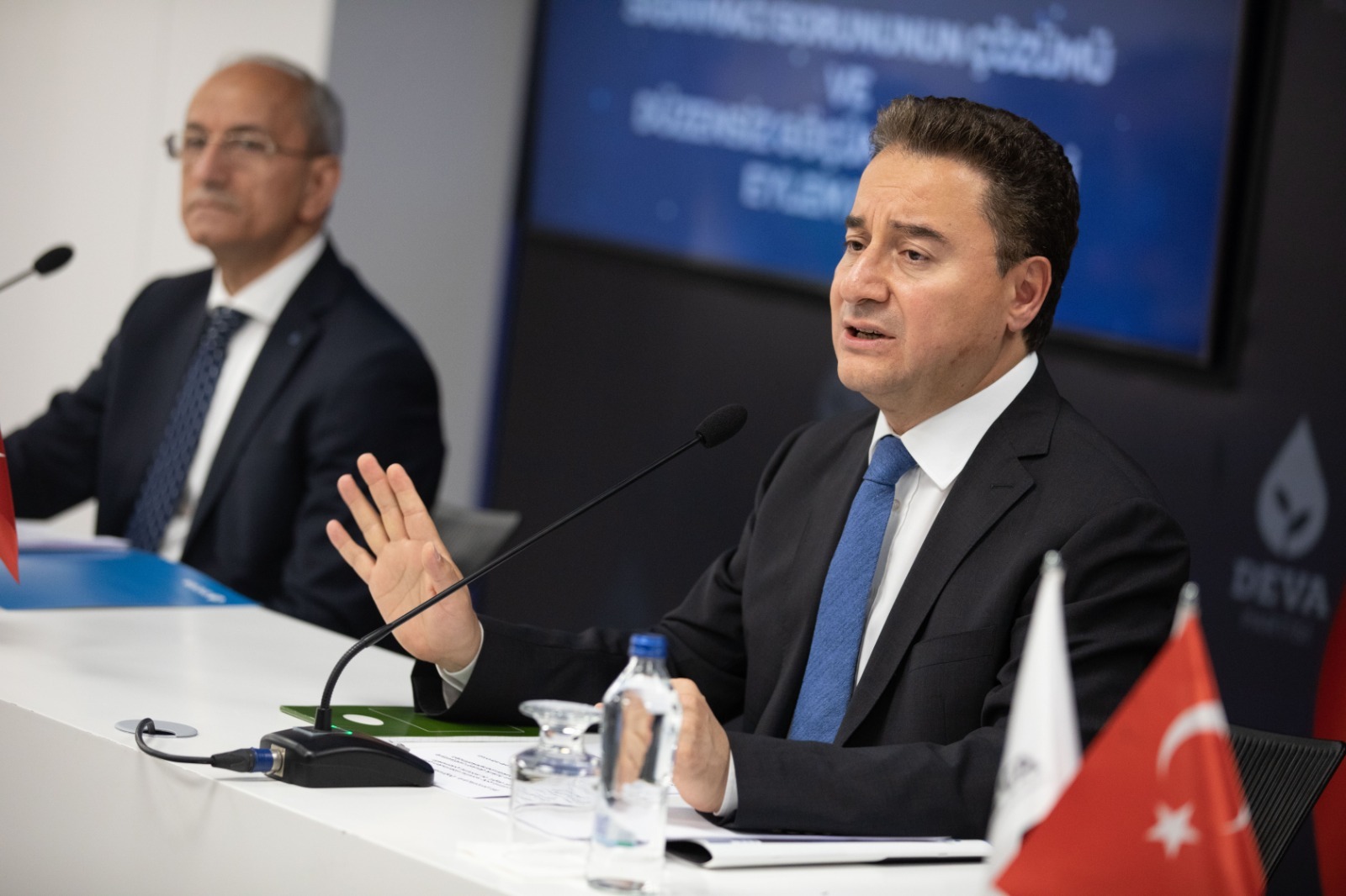 DEVA PARTİSİ’NDEN SIĞINMACI VE DÜZENSİZ GÖÇ SORUNUNA ÇÖZÜM 