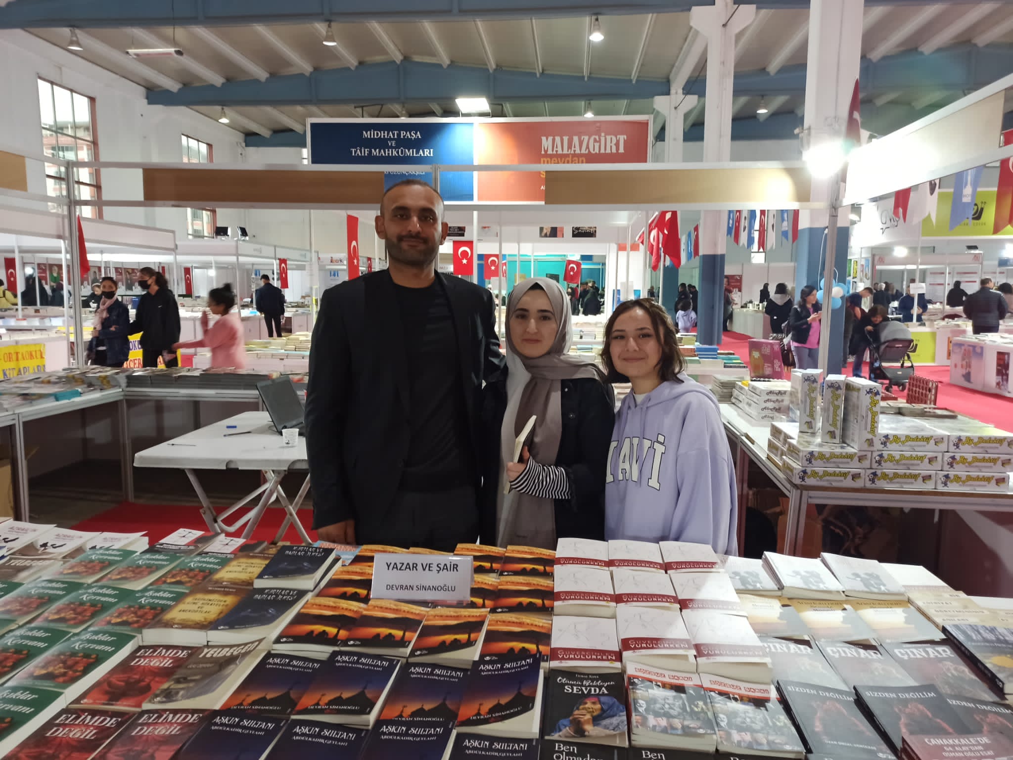 Devran Sinanoğlu 5. Merzifon Kitap Fuarında Okurlarıyla Buluştu