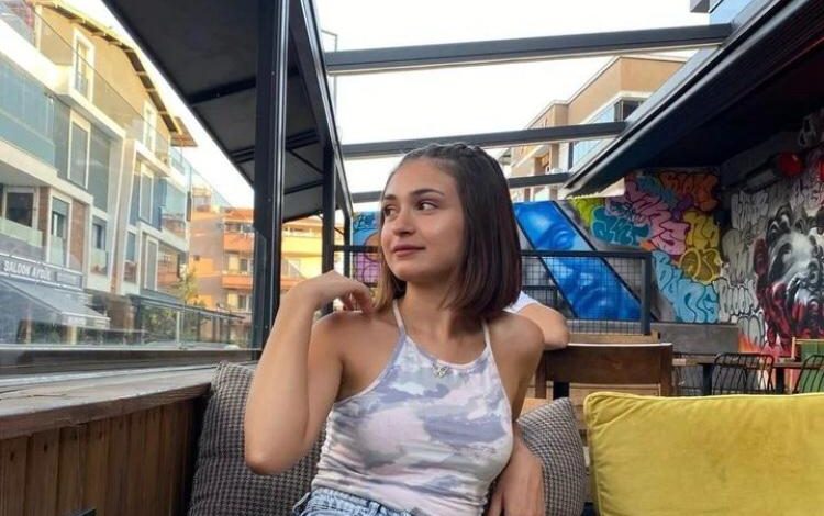 Dilan Deldemir aranılan fotomodel