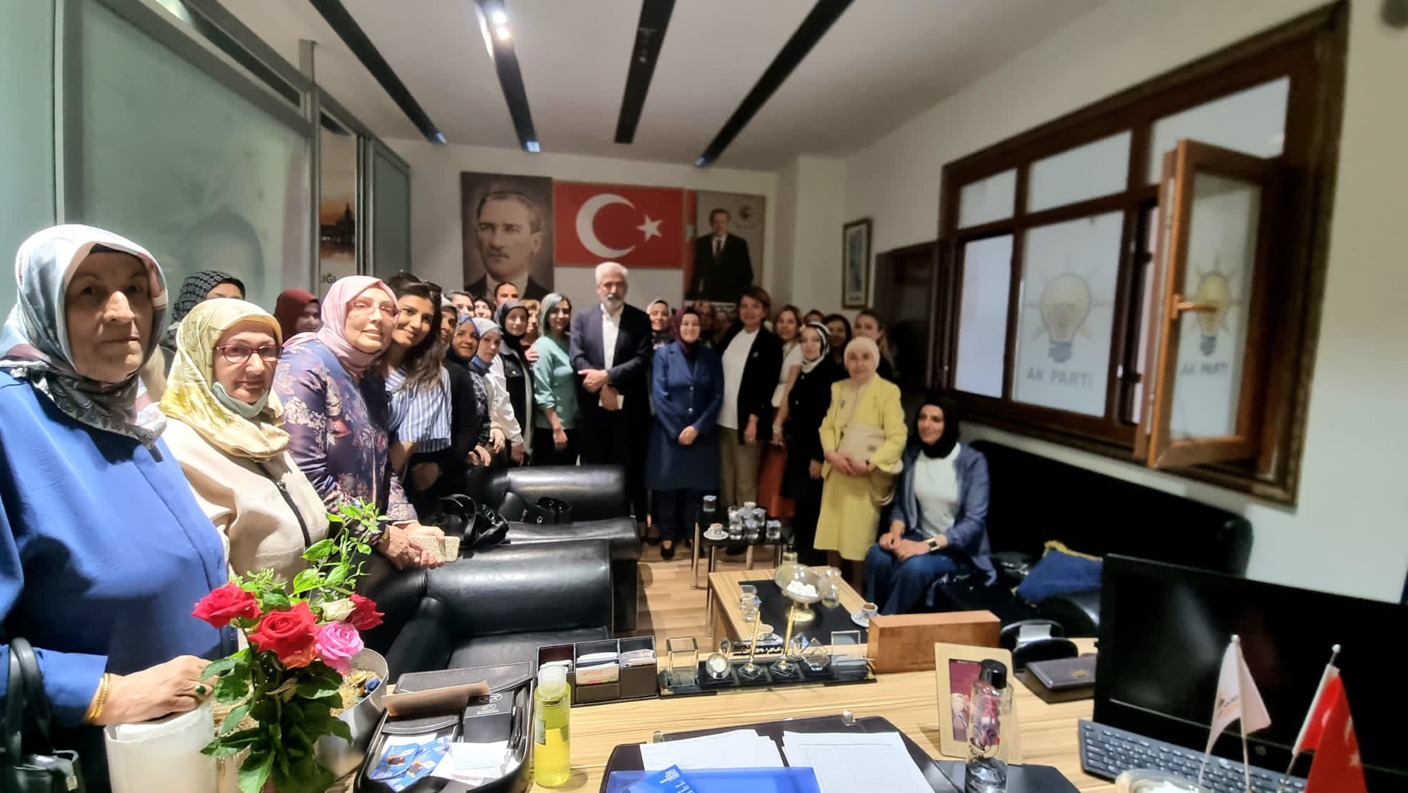 Diyarbakır'ın Ak Partili Milletvekilleri Başkan Müzeyyen Kaya'yı Ziyaret Etti