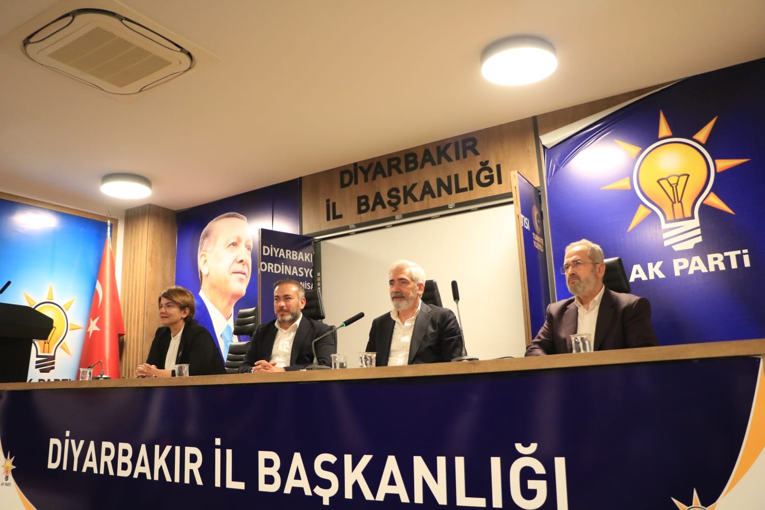 Diyarbakır'ın Ak Partili Yeni Milletvekilleri İstişare Toplantısında Bulundu 