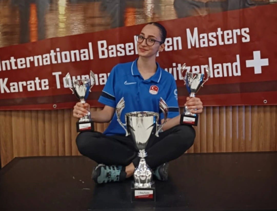 DİYARBAKIRLI SENA KIZILASLAN AVRUPA'DAN ALTIN MADALYA İLE DÖNDÜ