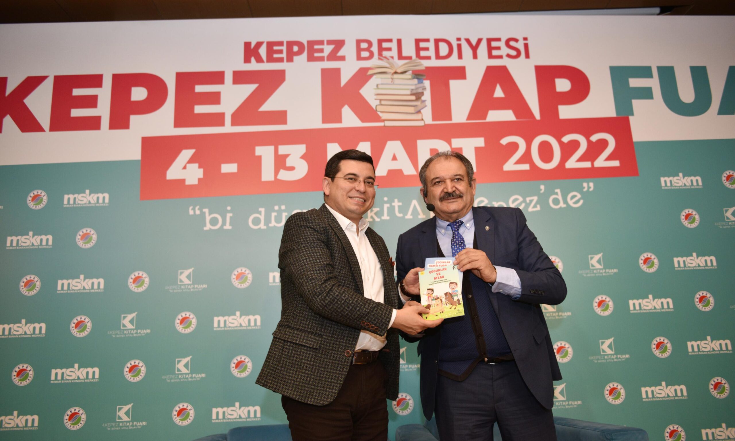 Efsane Müdür, Kepez Kitap Fuarı’nda