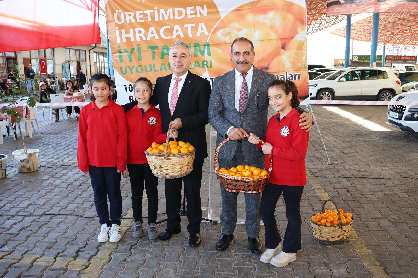 Ege Yaş Meyve Sebze İhracatçıları Birliği üretenin ve üreticinin yanında