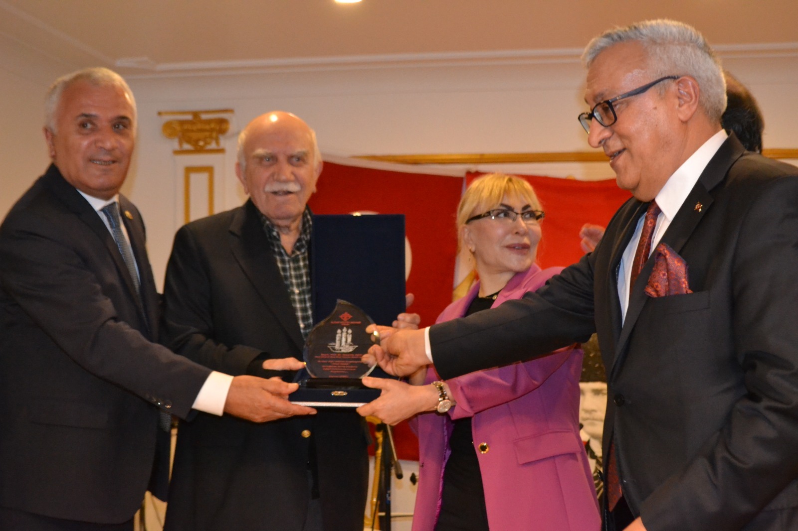 ELAZIĞLILAR'DAN GÖLBAŞI'NDA MUHTEŞEM İFTAR YEMEĞİ...