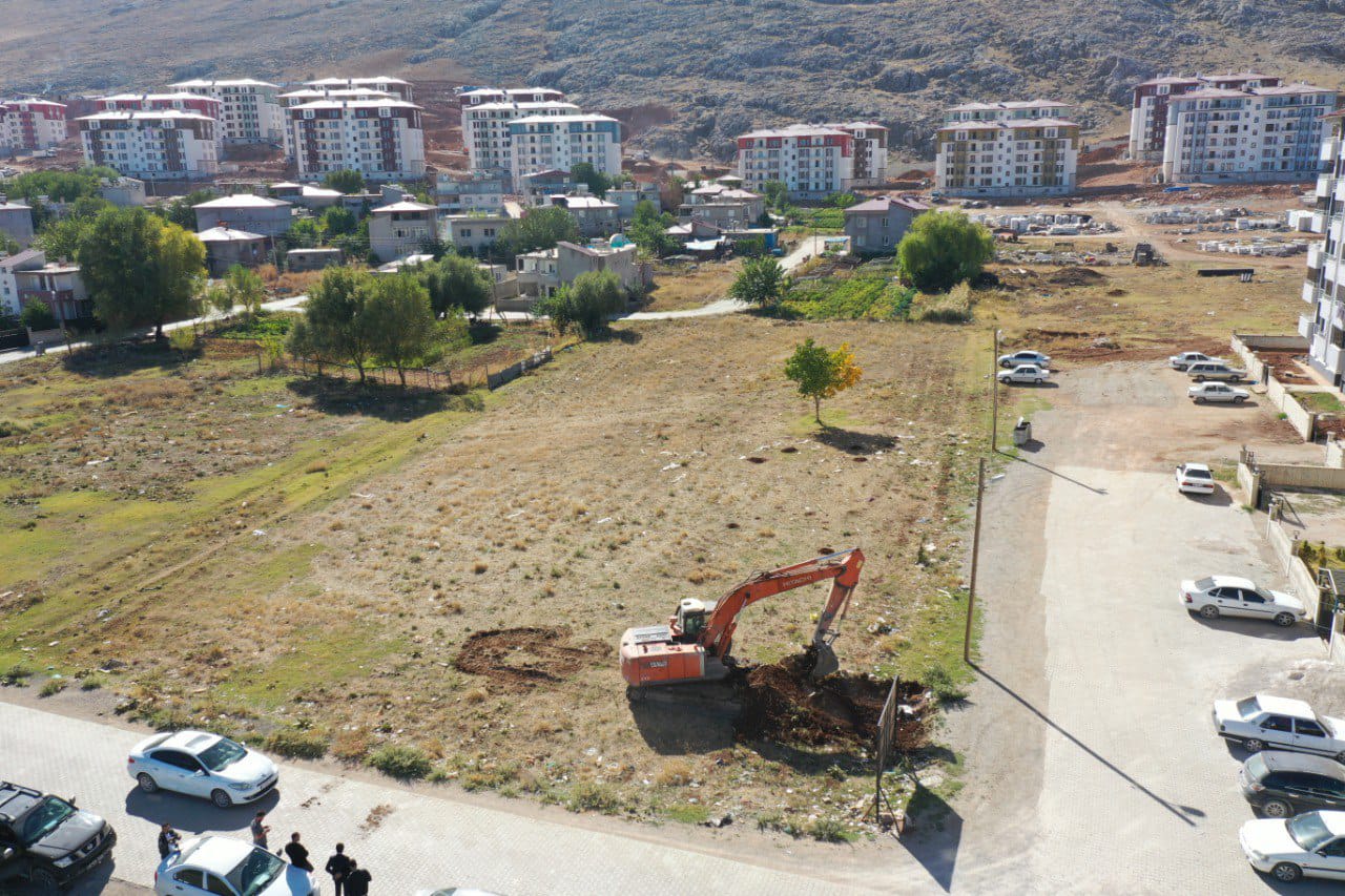 Elbistan’da ücretsiz sosyal konut hamlesini başlattı