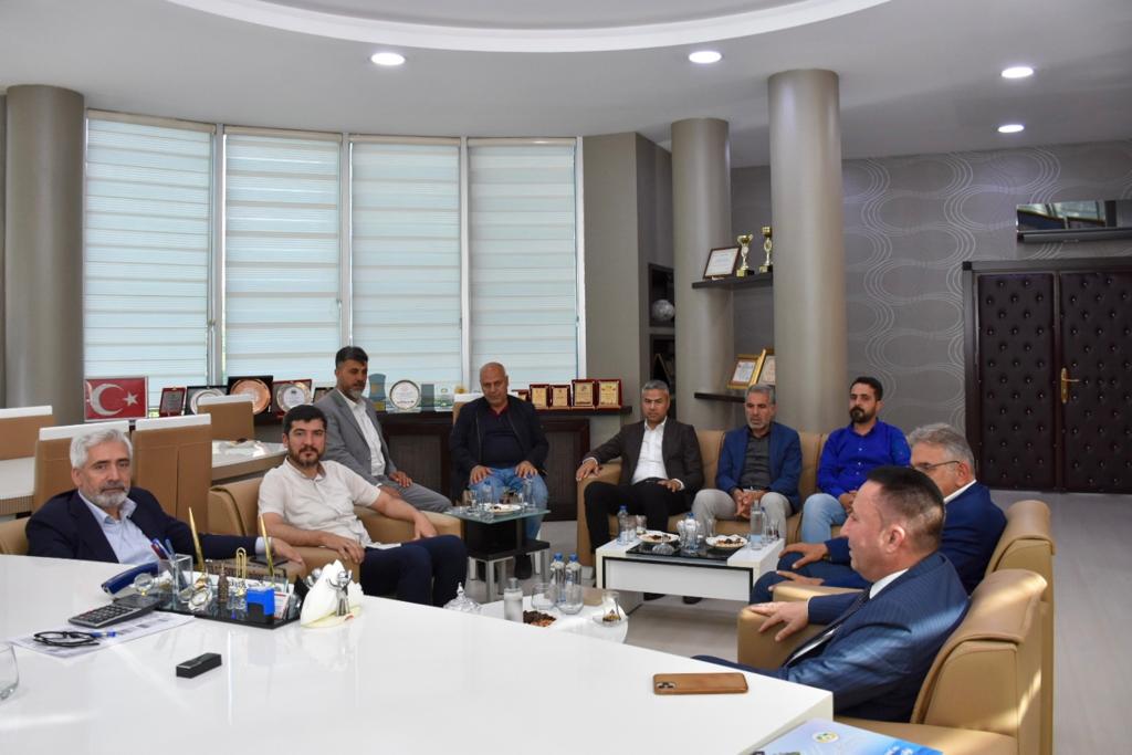 ENSARİOĞLU'NDAN BAĞLAR BELEDİYESİ TEMİZLİK ARACININ YAKILMASINA SERT TEPKİ