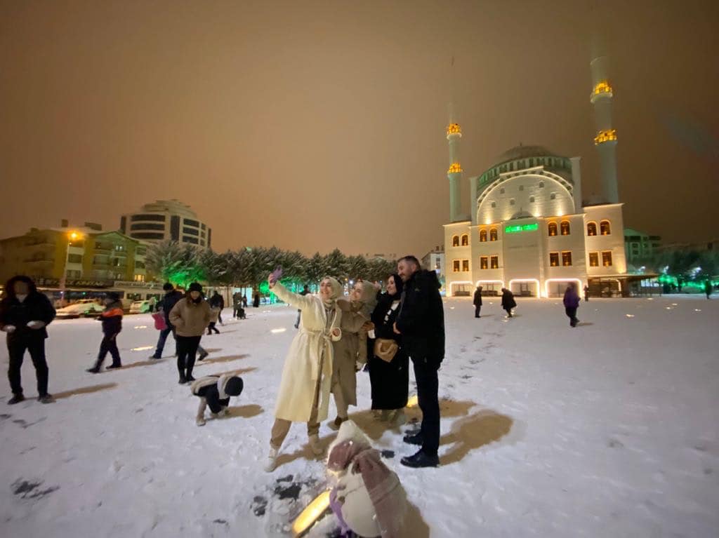Ertuğrul Başkan Davet Etti Pursaklar Kar Topu İle Şenlendi