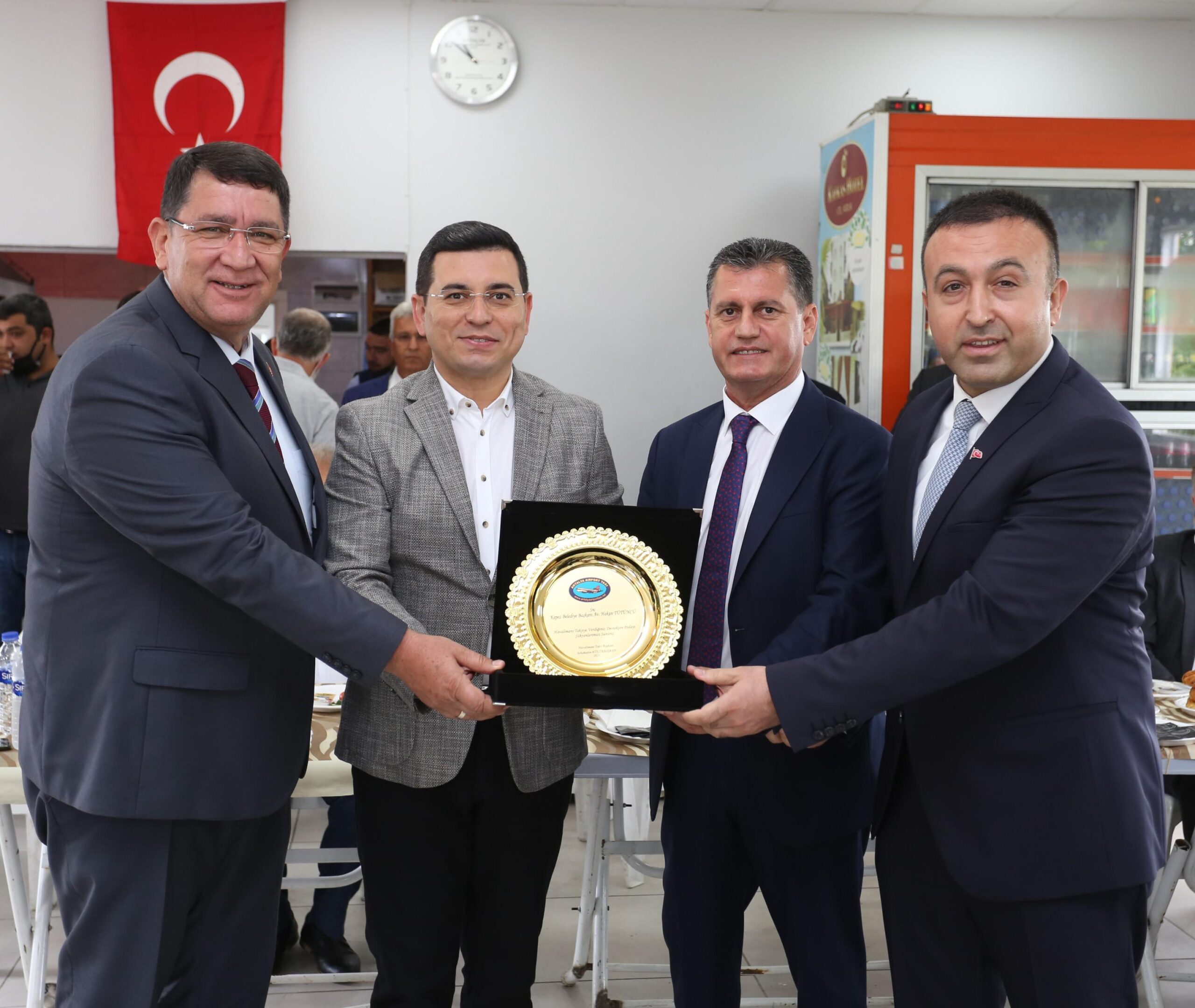 Esnaf dostu Tütüncü’den, esnafa hizmet