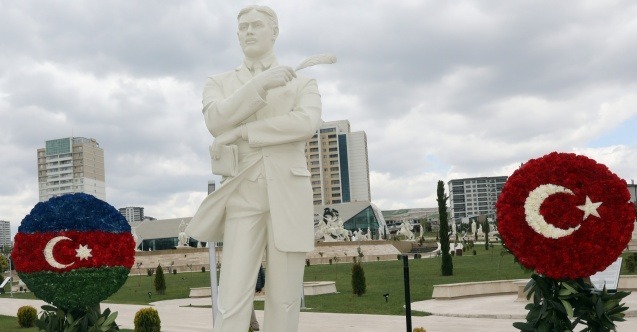 Etimesgut Belediyesi Türk Tarih Müzesi ve Parkı’nda Ahmet Cevat heykeli açıldı