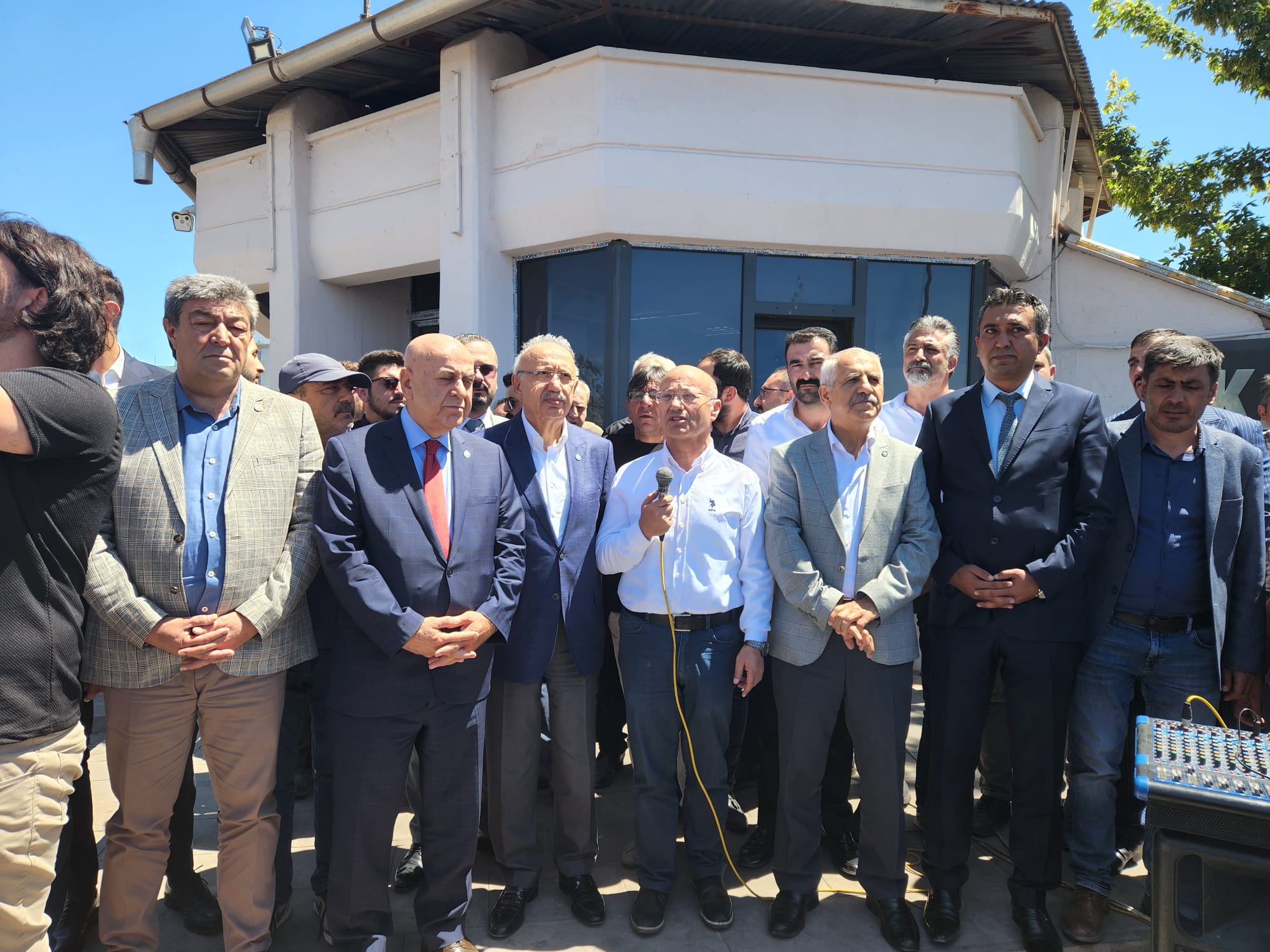 FAHRETTİN YOKUŞ: HAK VE EMEK MÜCADELESİNİ DESTEKLİYORUZ