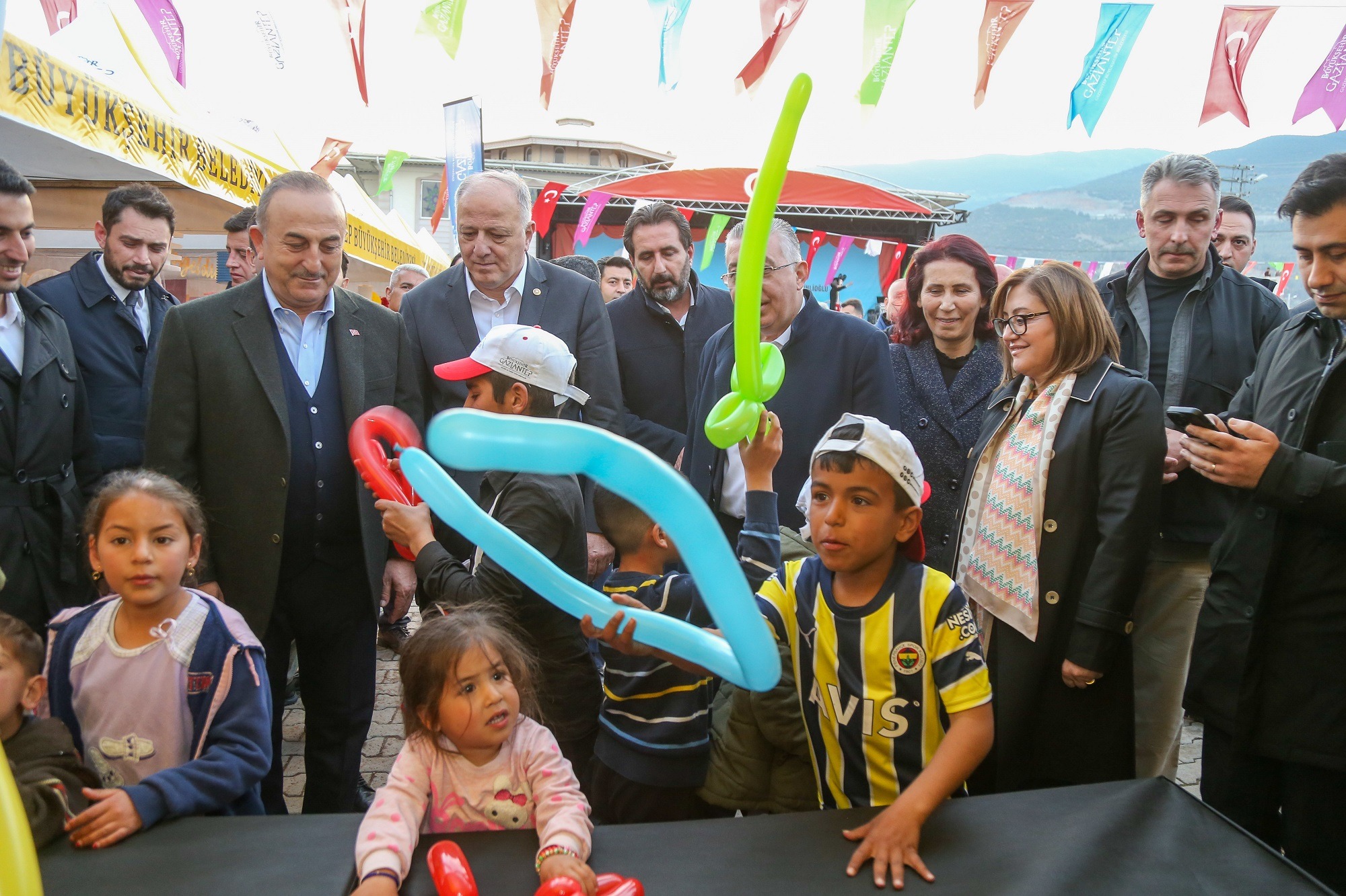 GAZİANTEP BÜYÜKŞEHİR, ŞEHİR MERKEZİ İLE NURDAĞI VE İSLAHİYE’DE RAMAZAN SOKAKLARI KURDU
