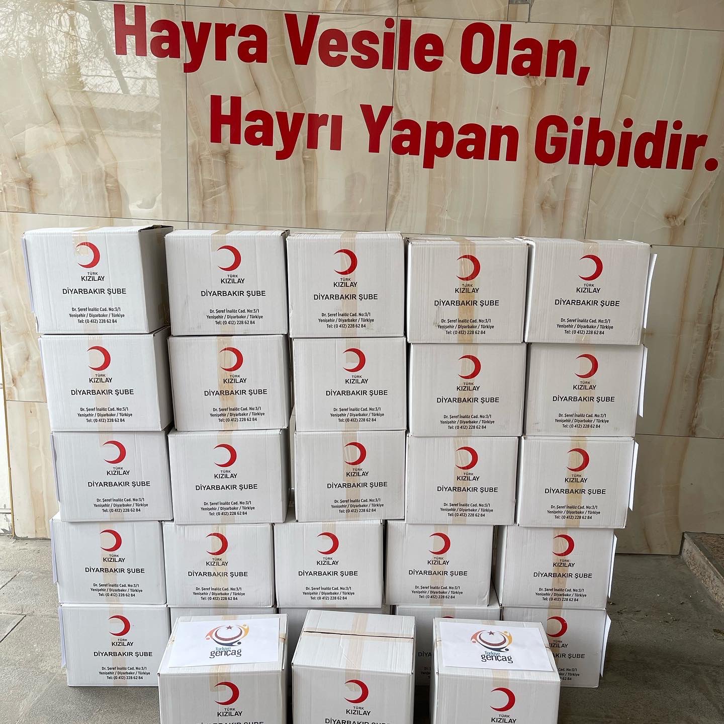 Gençağ ve Kızılayın Yardımı Gönülleri Isıttı