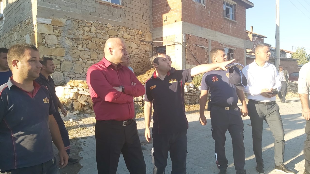 GÖRDES_ ORMAN YANGININA MÜDAHALE EDİLDİ