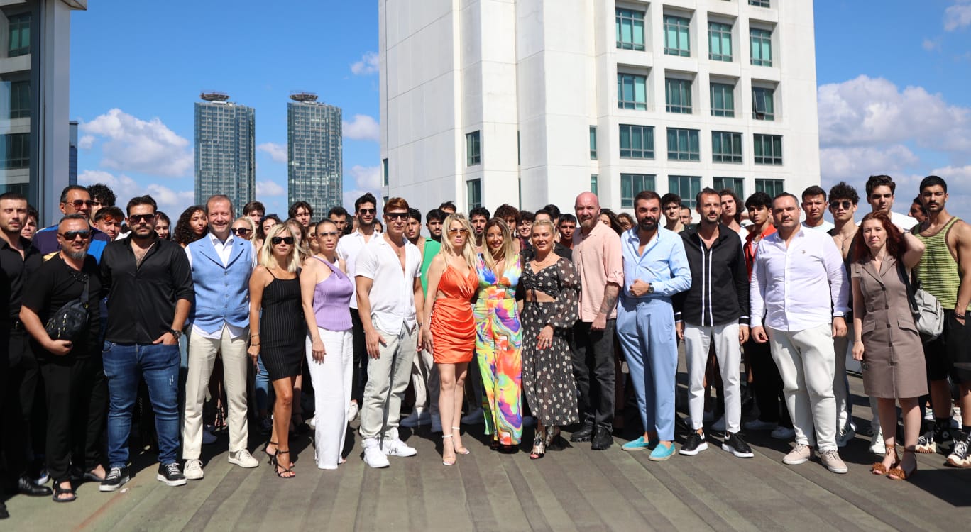 GRAND MODEL OF TÜRKİYE YARI FİNALİ GÖRKEMLİ BİR TÖRENLE GERÇEKLEŞTİ