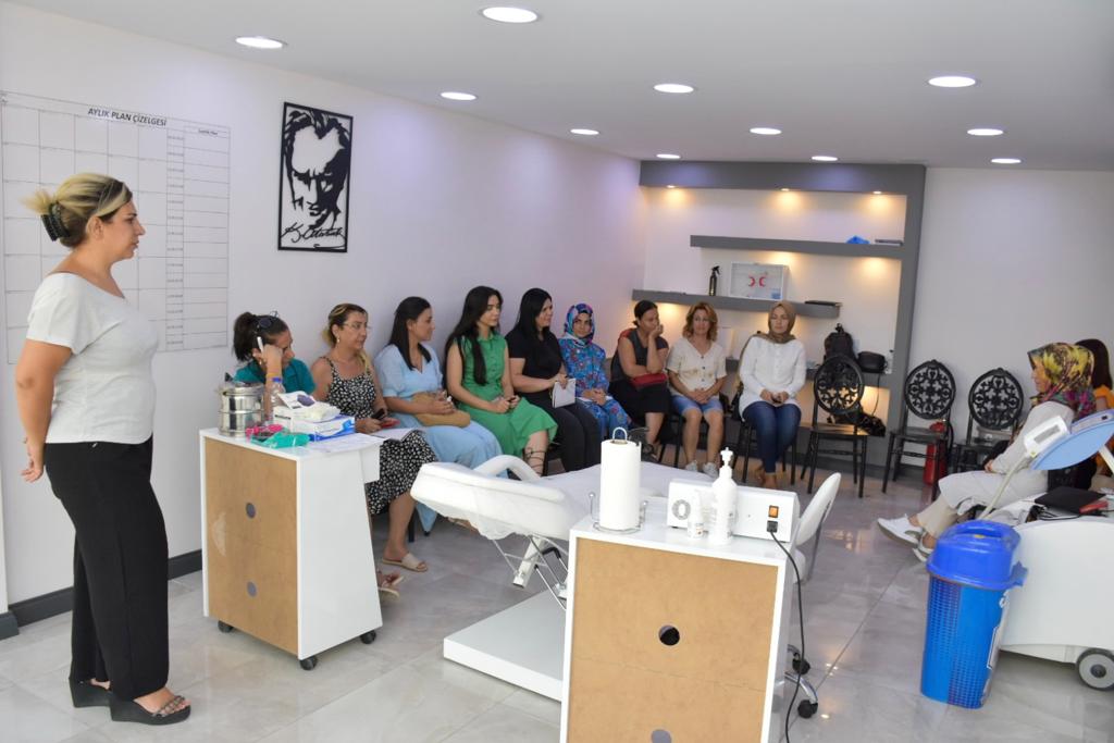 GÜZELLİK UZMANLIĞI ARTIK BU AKADEMİDEN SORULACAK