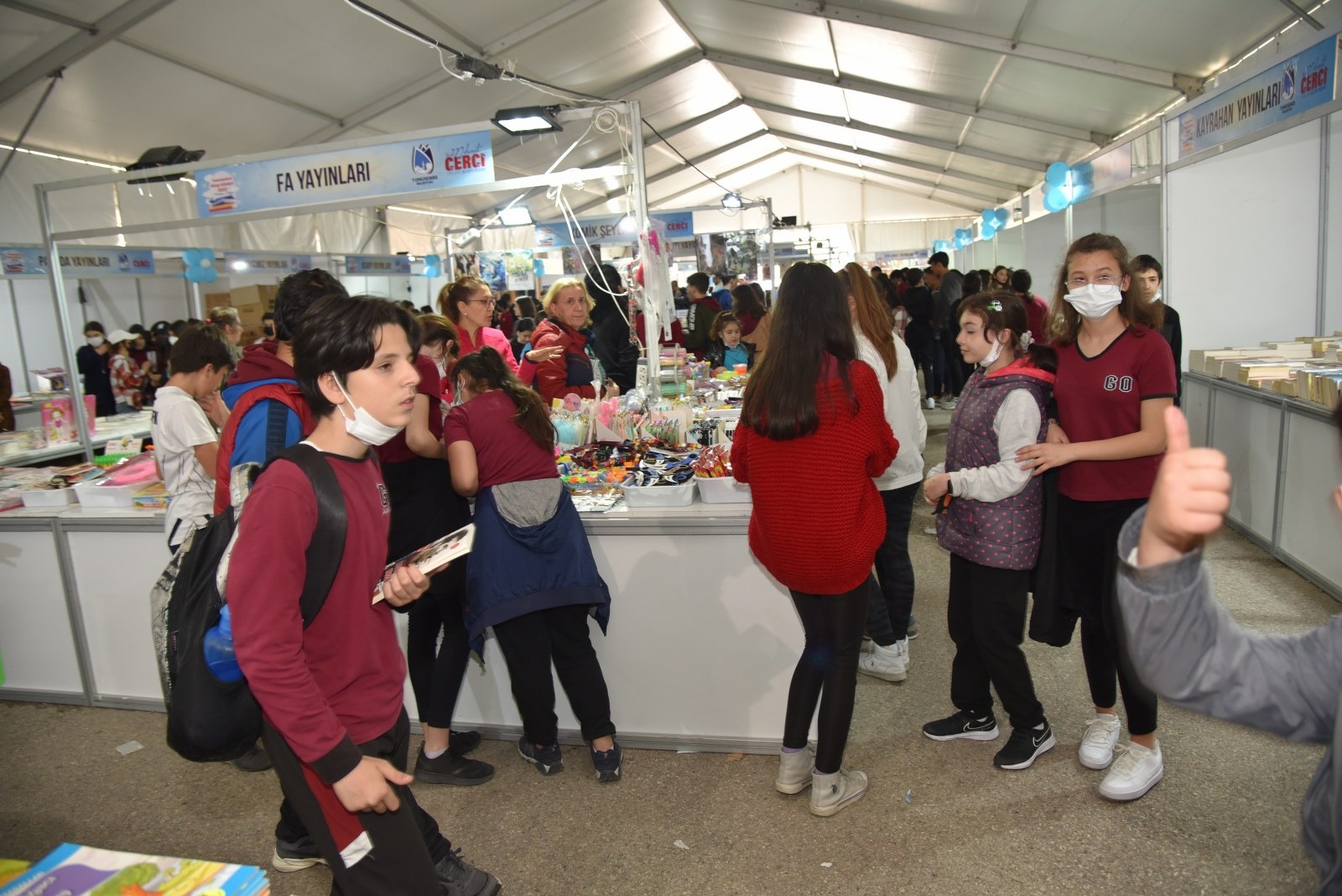 HABABAM SINIFI OYUNCULARI KİTAPSEVERLER İLE BULUŞTU