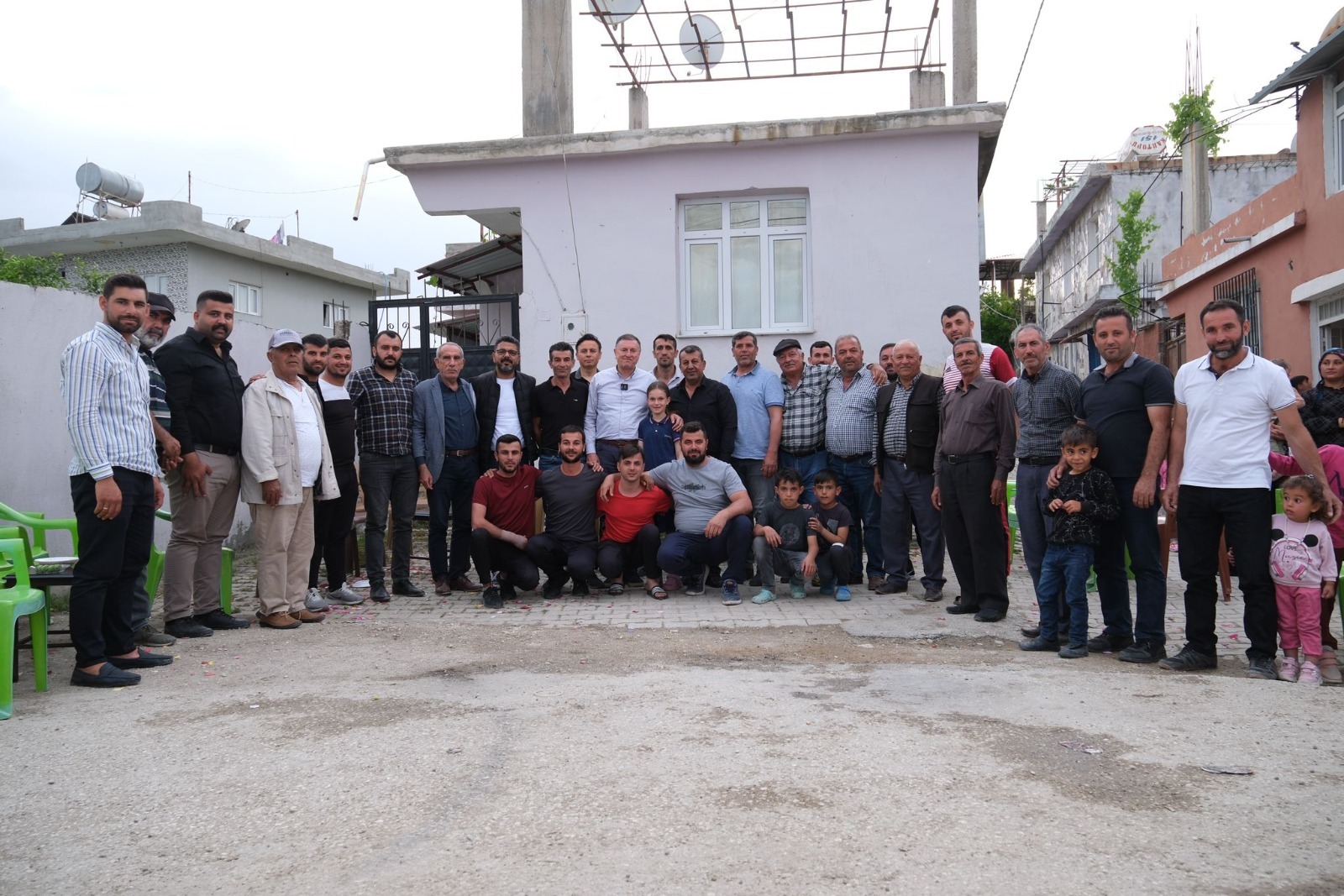 Hatay Büyükşehir Belediye Başkanı Doç.Dr. Lütfü Savaş’ın mahalle ziyaretleri sürüyor