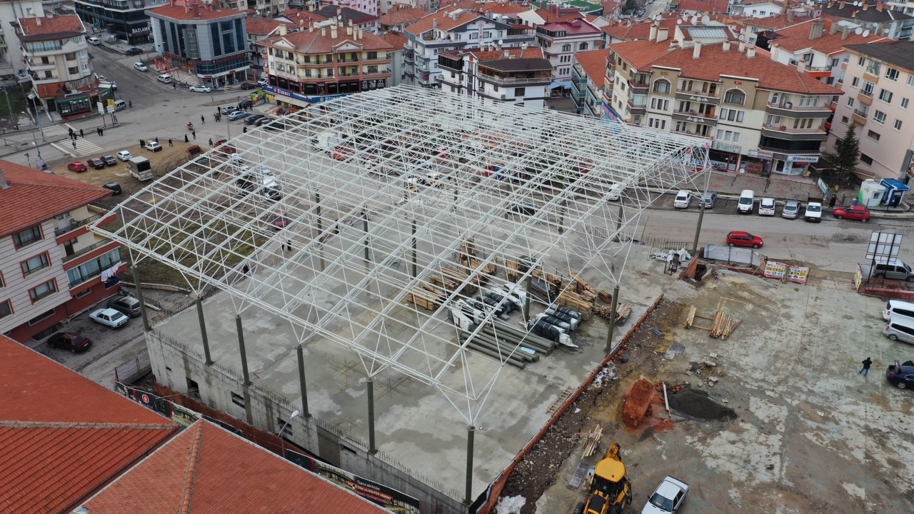 HEM PAZAR ALANI HEM KÜLTÜR MERKEZİ KEÇİÖREN SANCAKTEPE’DE YÜKSELİYOR...