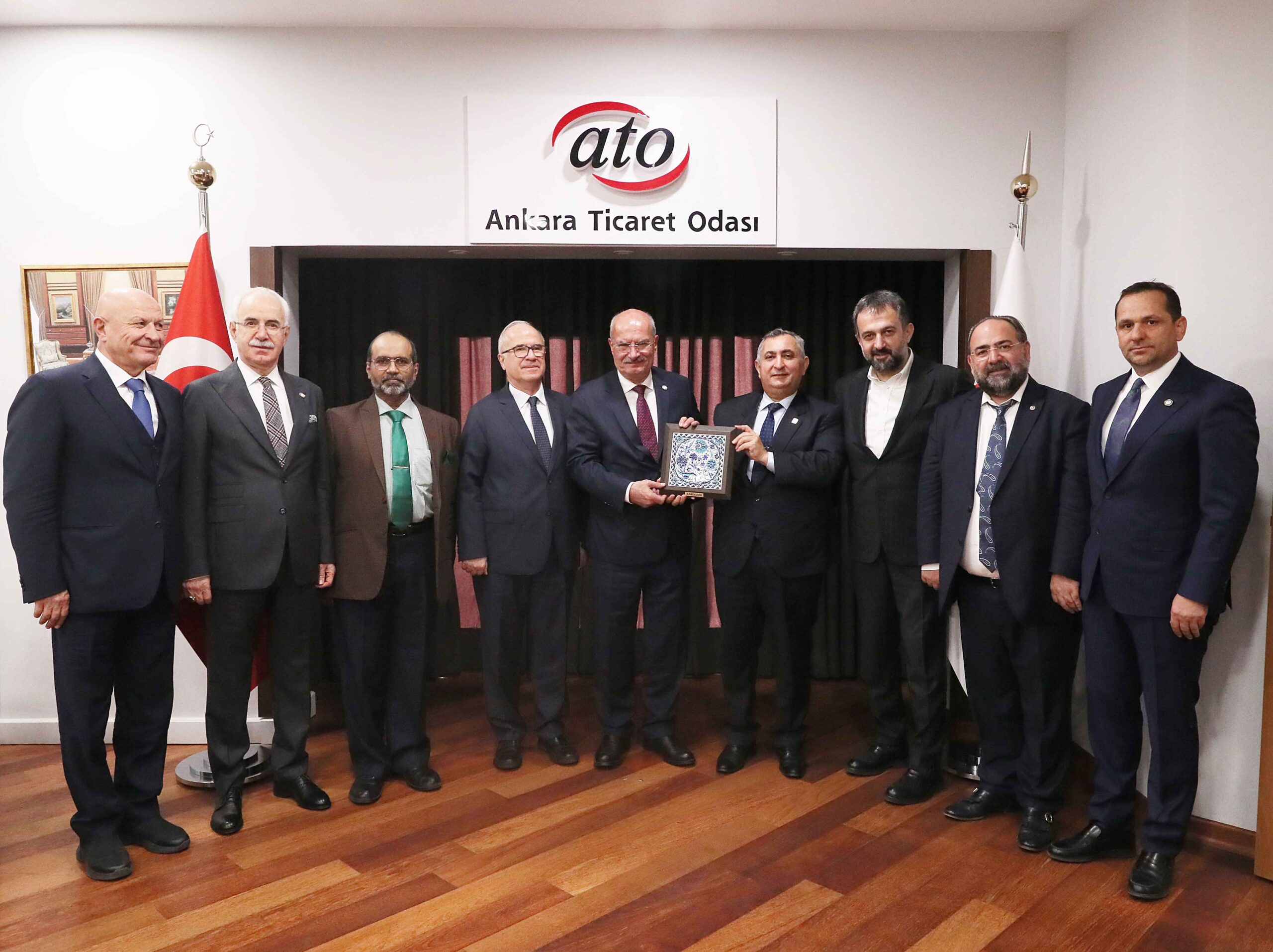 HİNDİSTAN’DAN ATO ÜYELERİNE TİCARETİ GELİŞTİRME DAVETİ…