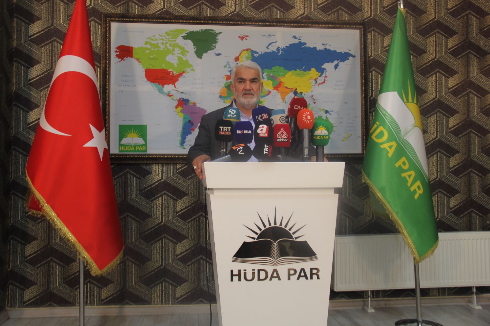 HÜDA PAR Genel Başkanı Yapıcıoğlu, 2023 seçimleri hakkında açıklamalarda bulundu