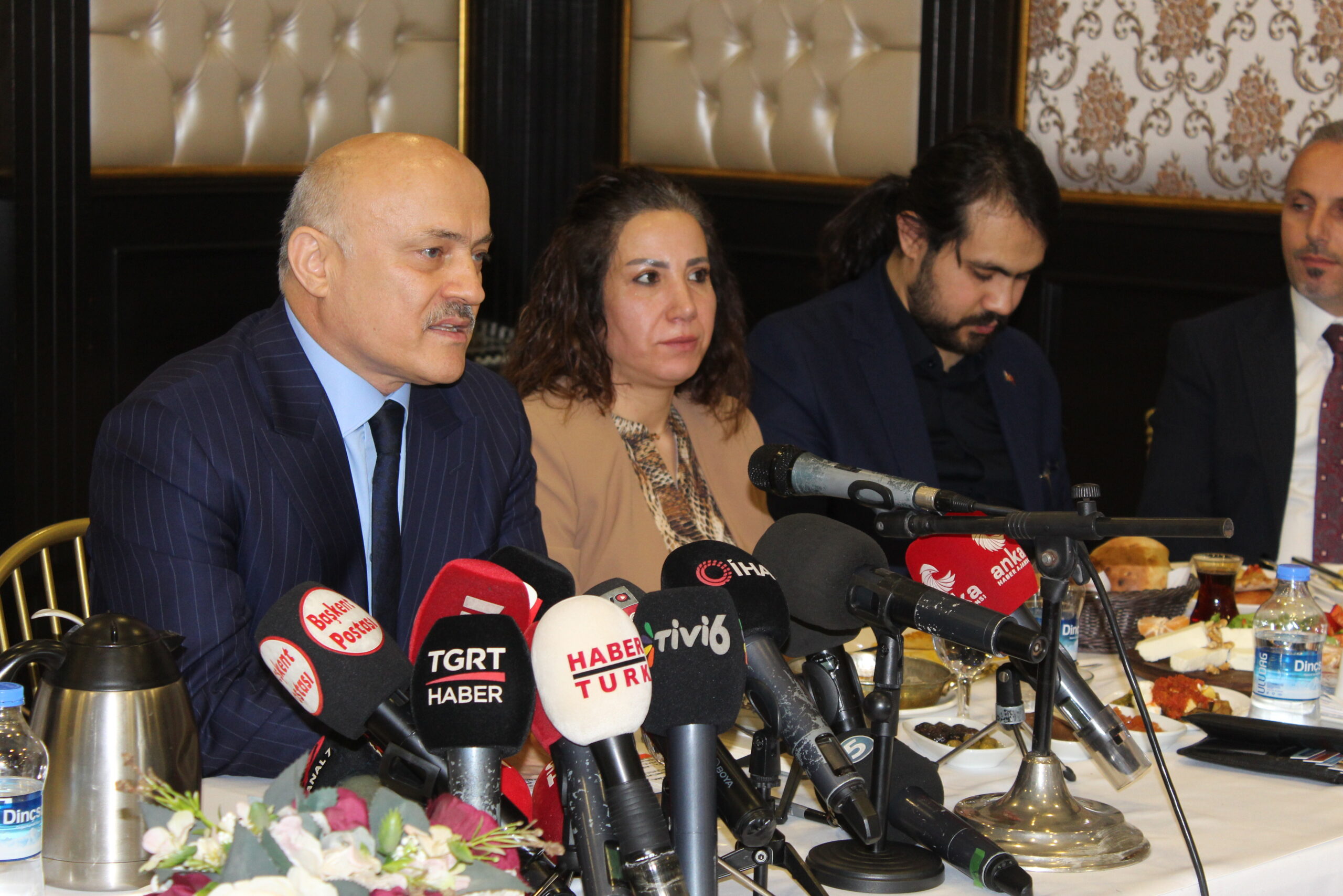 HÜSEYİN ÖZ; BİREYSEL GÖRÜŞLERİNİ BASINLA PAYLAŞTI…