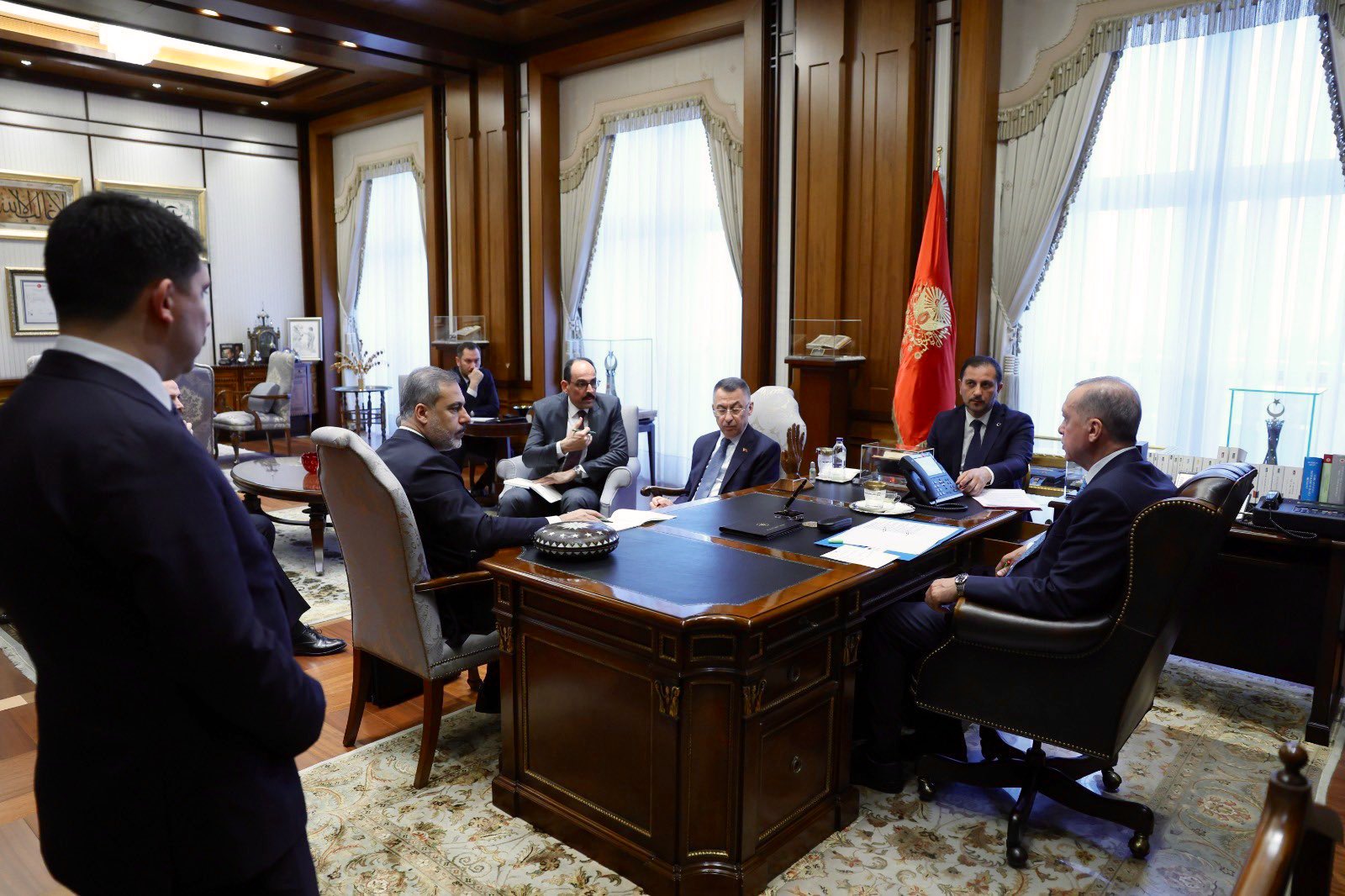 İBRAHİM KALIN İSTİHBARATIN BAŞINA GEÇTİ