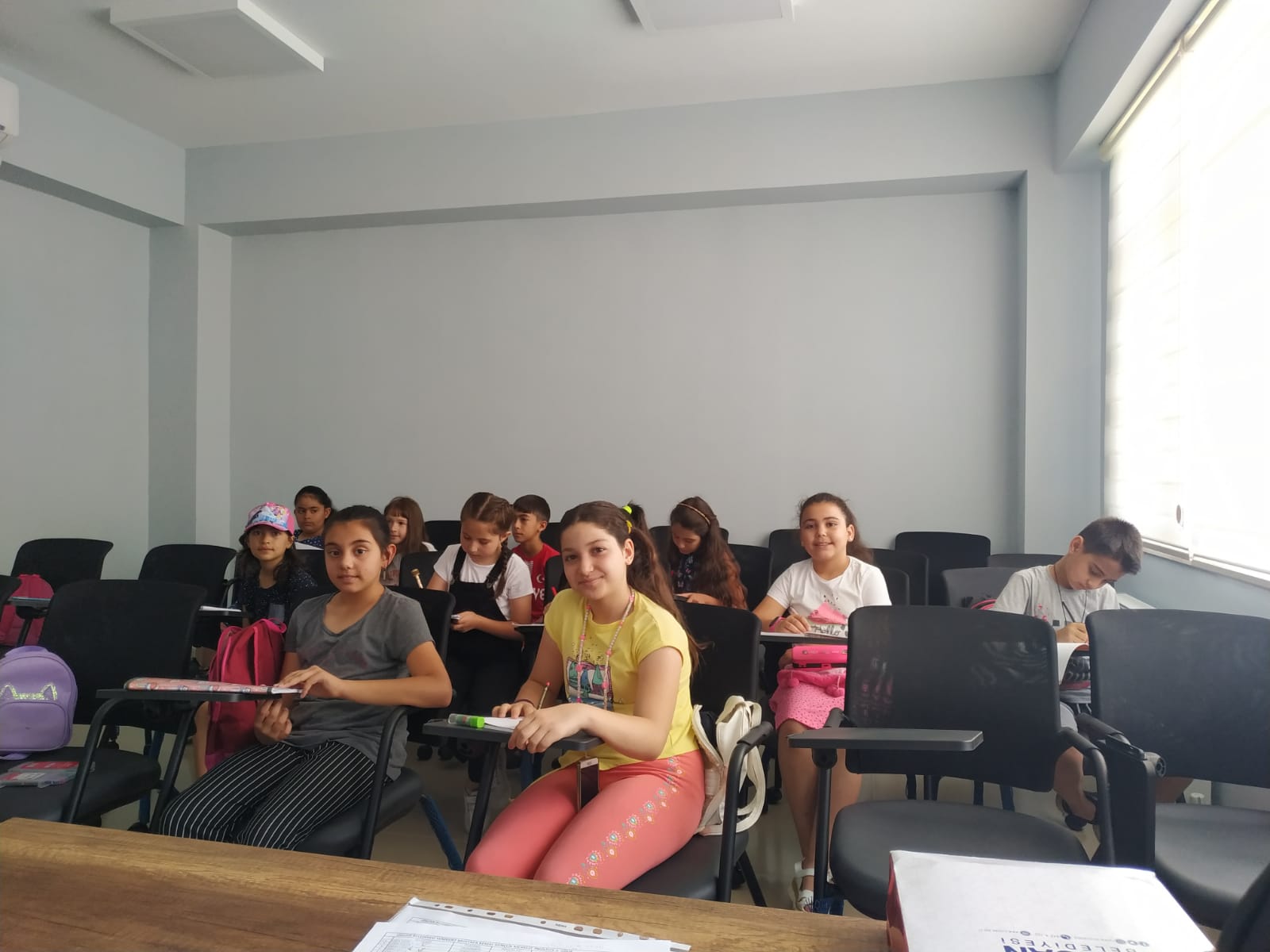 İNGİLİZCE KURSLARIYLA ÖĞRENCİLERİ YENİ DÖNEME HAZIRLADI