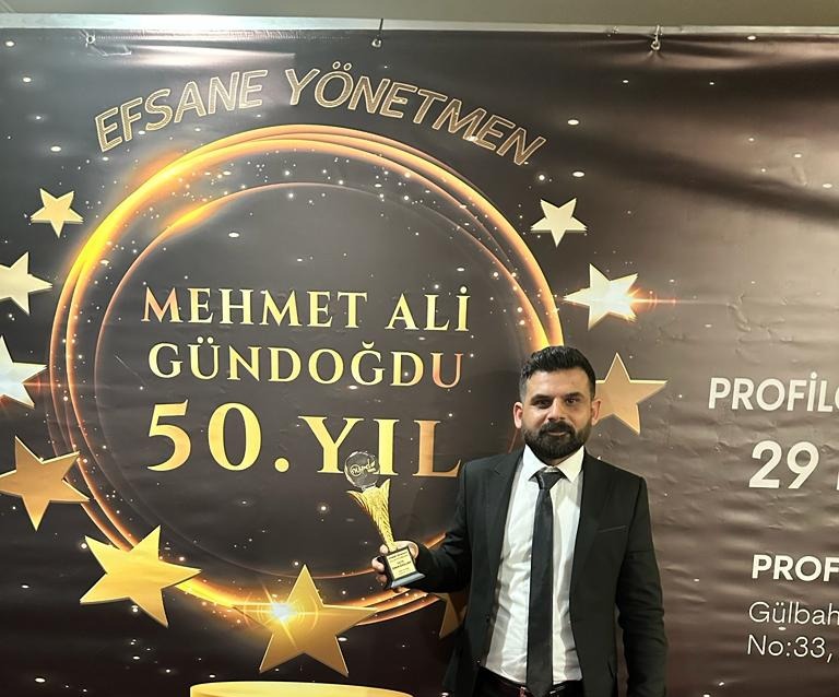 İŞ İNSANI NAİM GÜLOĞLU YILIN GİRİŞİMCİ İŞ İNSANLARI ARASINDA ÖDÜLÜNÜ ALDI
