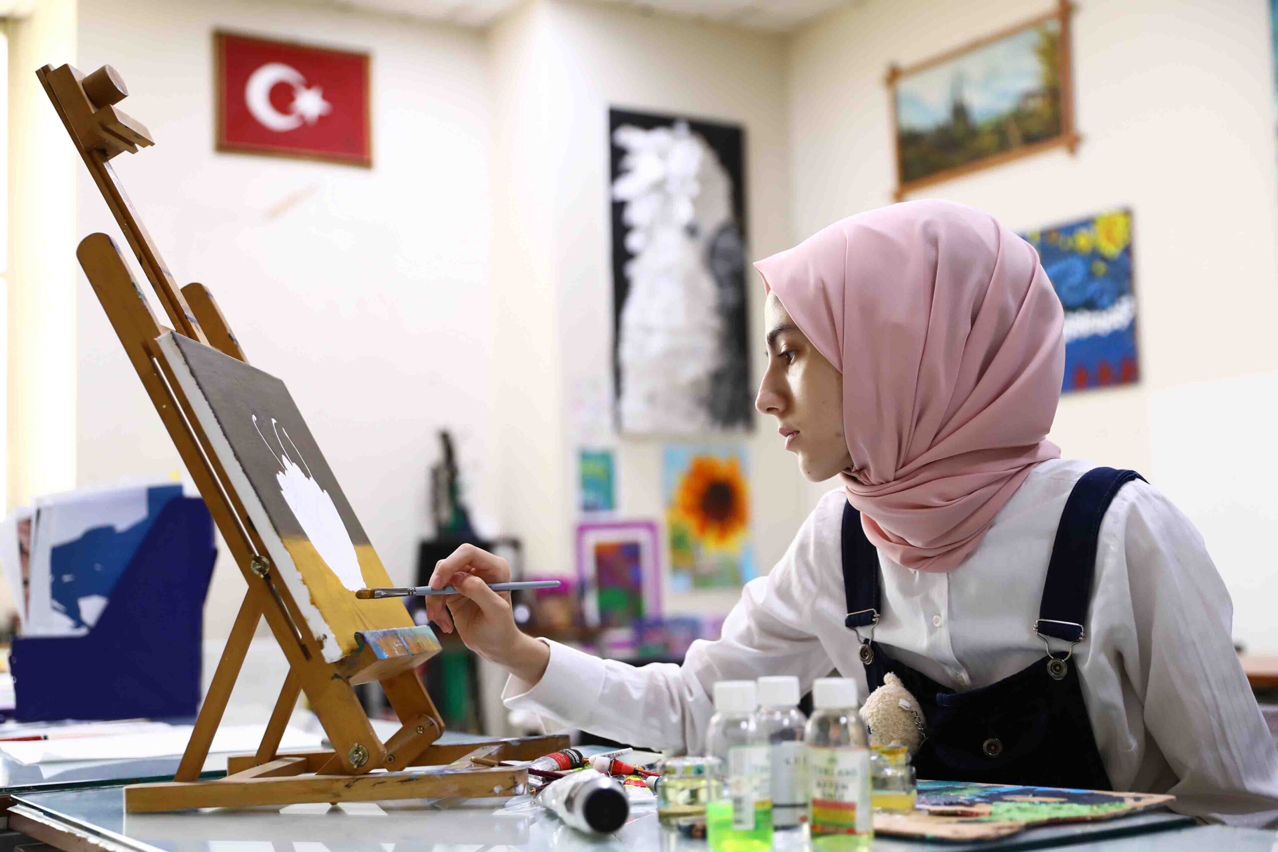 İşitme Engelli Emine, Engelliler Sarayı’nda hayallerine kavuştu