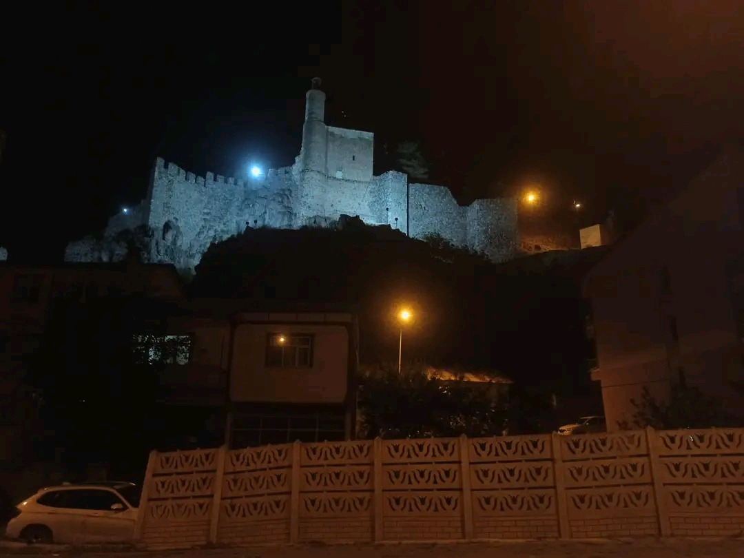 İspir Kalesi Restorasyan Çalışmaları Devam Ediyor