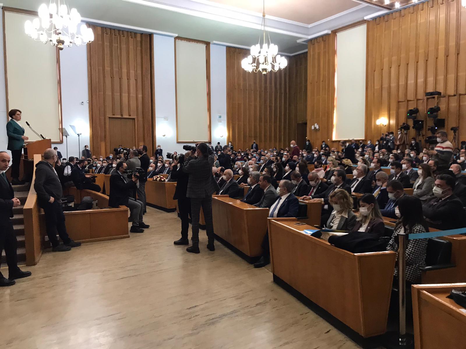 İYİ Parti Genel Başkanı Meral Akşener, partisinin grup toplantısında gündeme dair değerlendirmelerde bulundu...