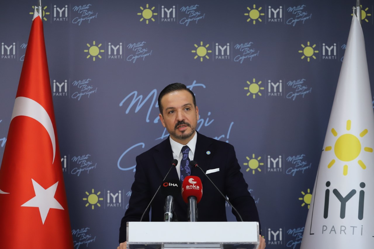 İYİ Parti Sözcüsü Prof. Dr. Kürşad Zorlu, milletvekili aday adaylığı başvurularının 15 Mart'ta başlayacağını açıkladı.