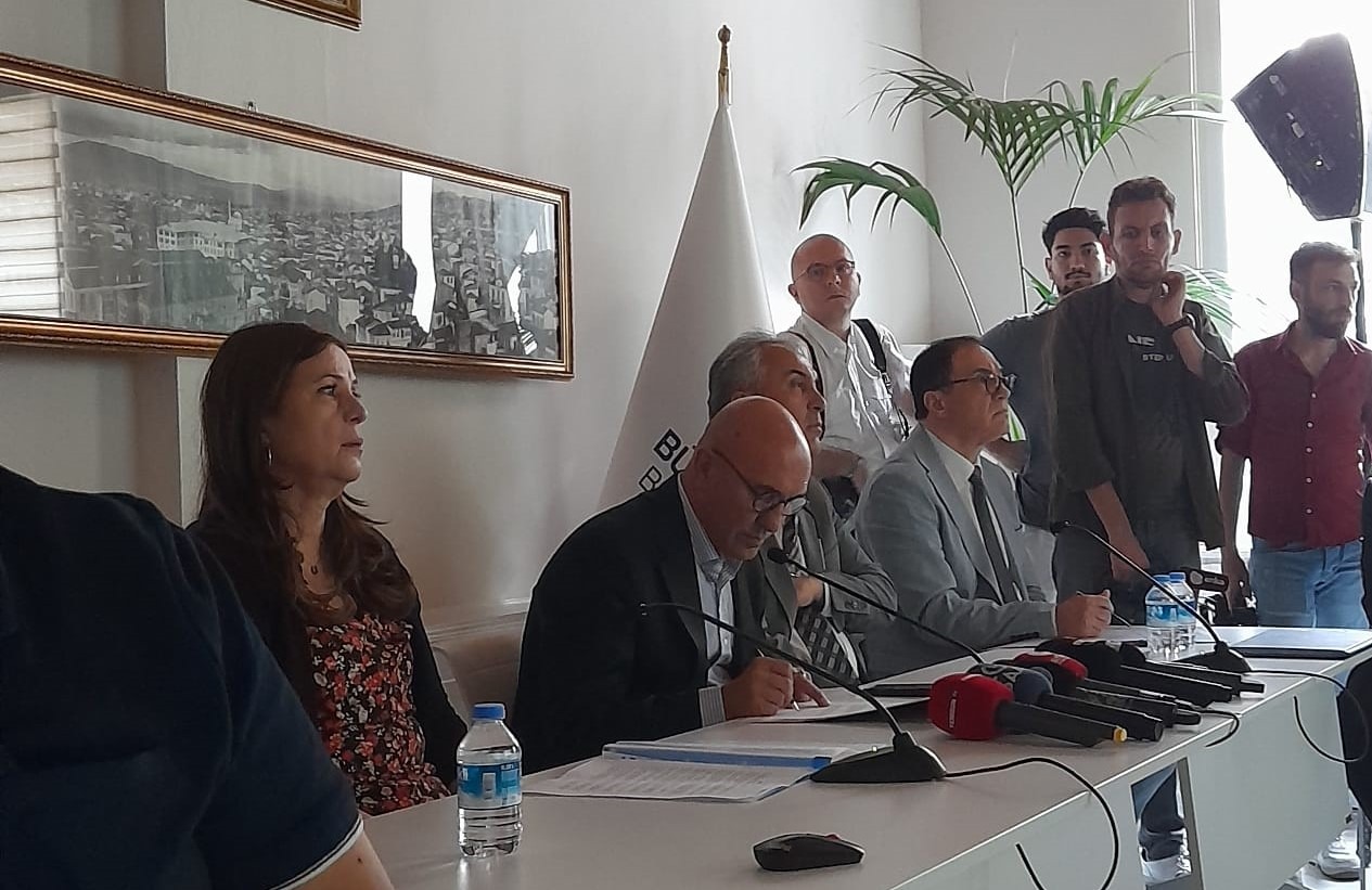 İzmir Büyükşehir Belediye Başkanı Tunç Soyer, Balçova Arsa mağdurlarına beklenen müjdeyi verdi