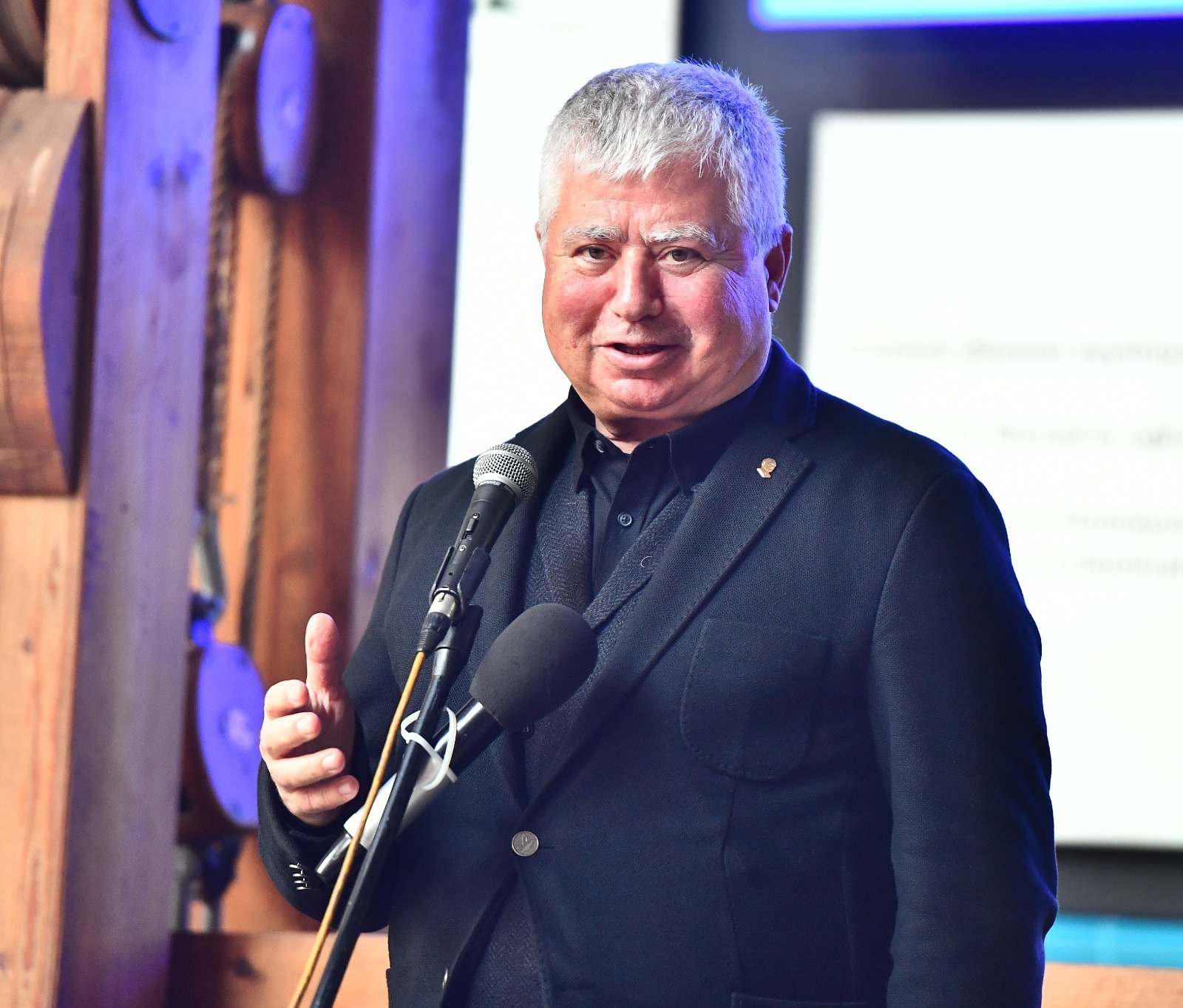 İzmir Büyükşehir Belediyesi Başkan Vekili Mustafa Özuslu, “'İzmir’de İyilik Var’ ne güzel bir slogan.