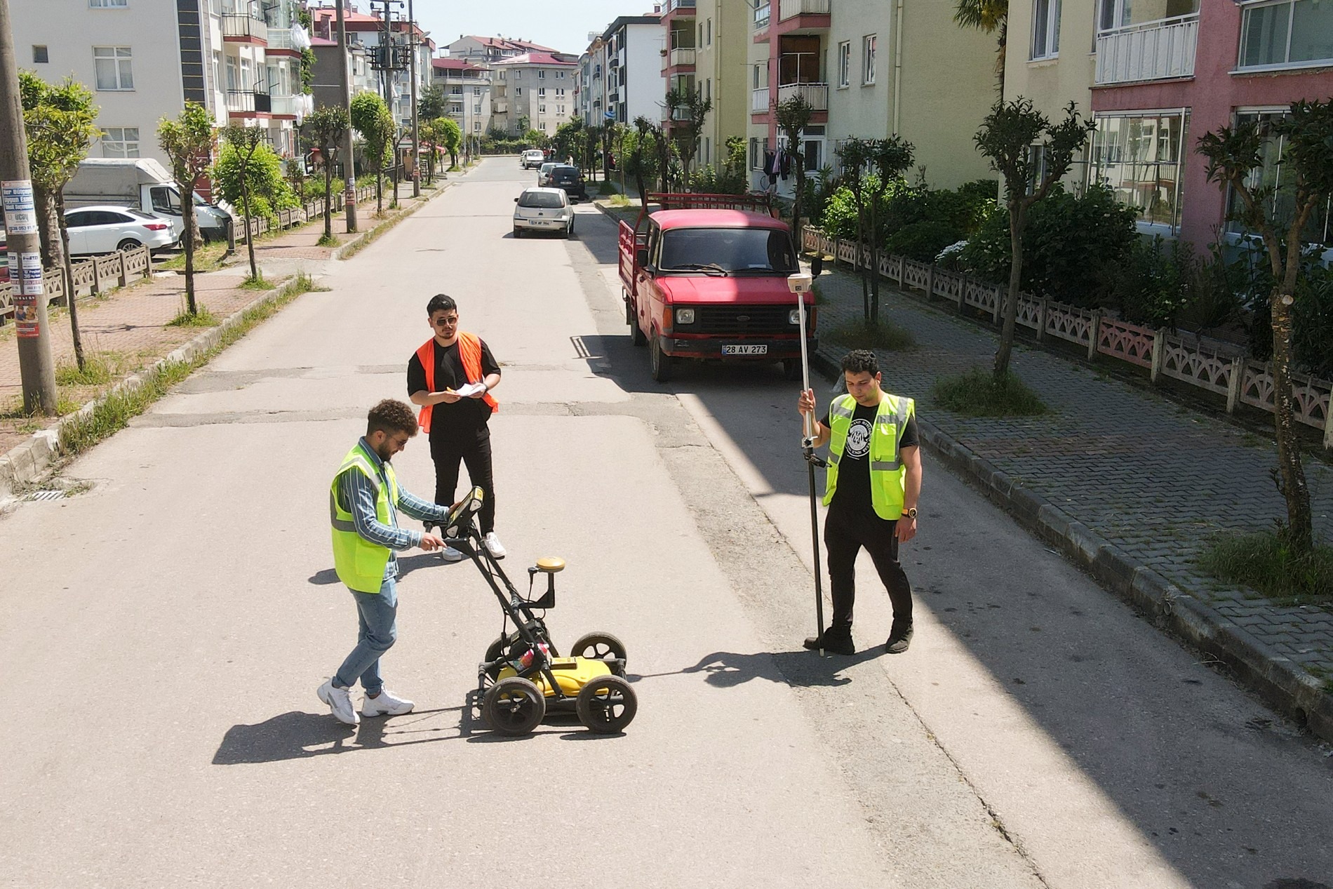 JEORADAR SİSTEMİ ÇALIŞMAYI KOLAŞTIRIYOR, MÜDAHALEYİ HIZLANDIRIYOR