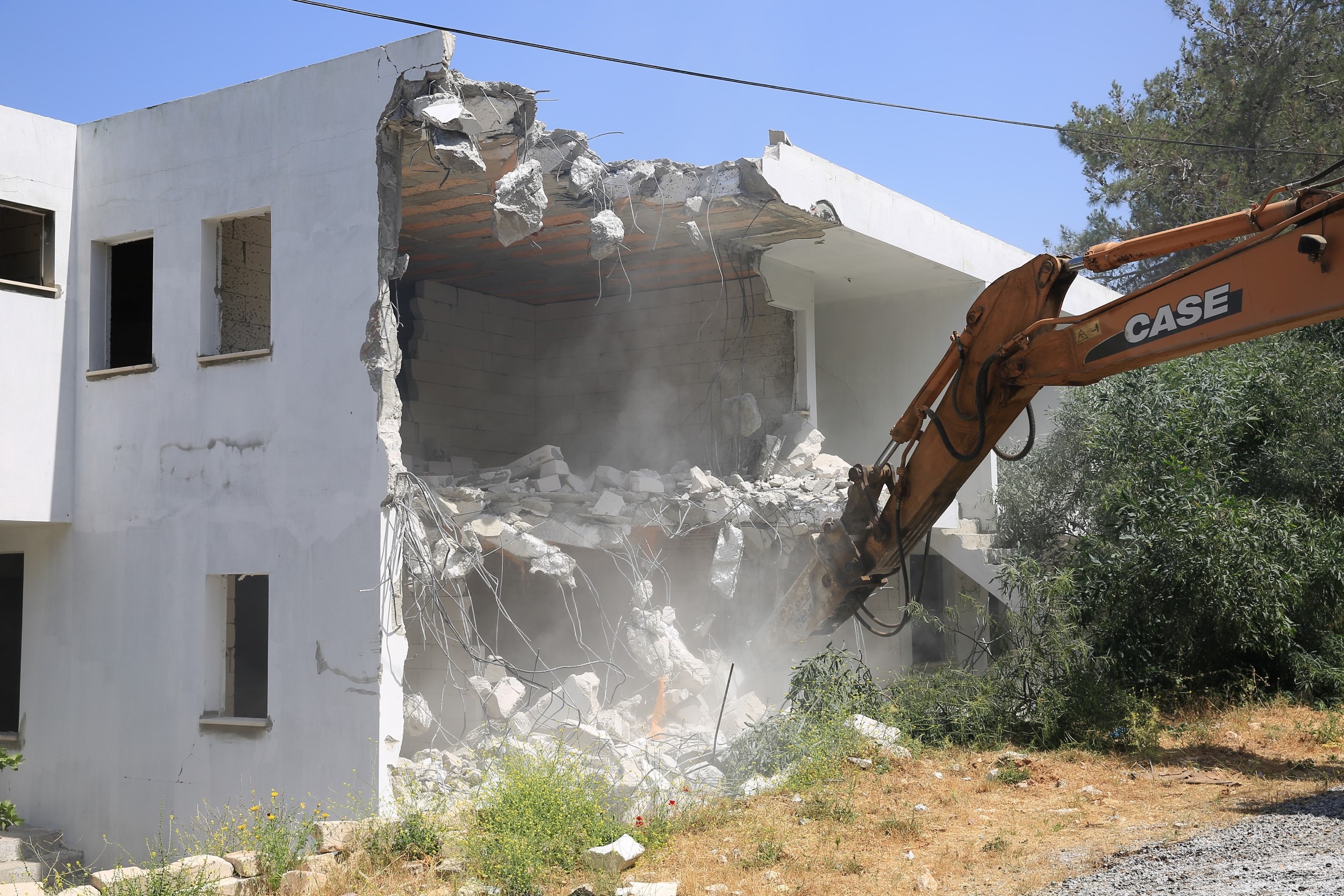 KAÇAK YAPILAŞMA İLE MÜCADELE SÜRÜYOR