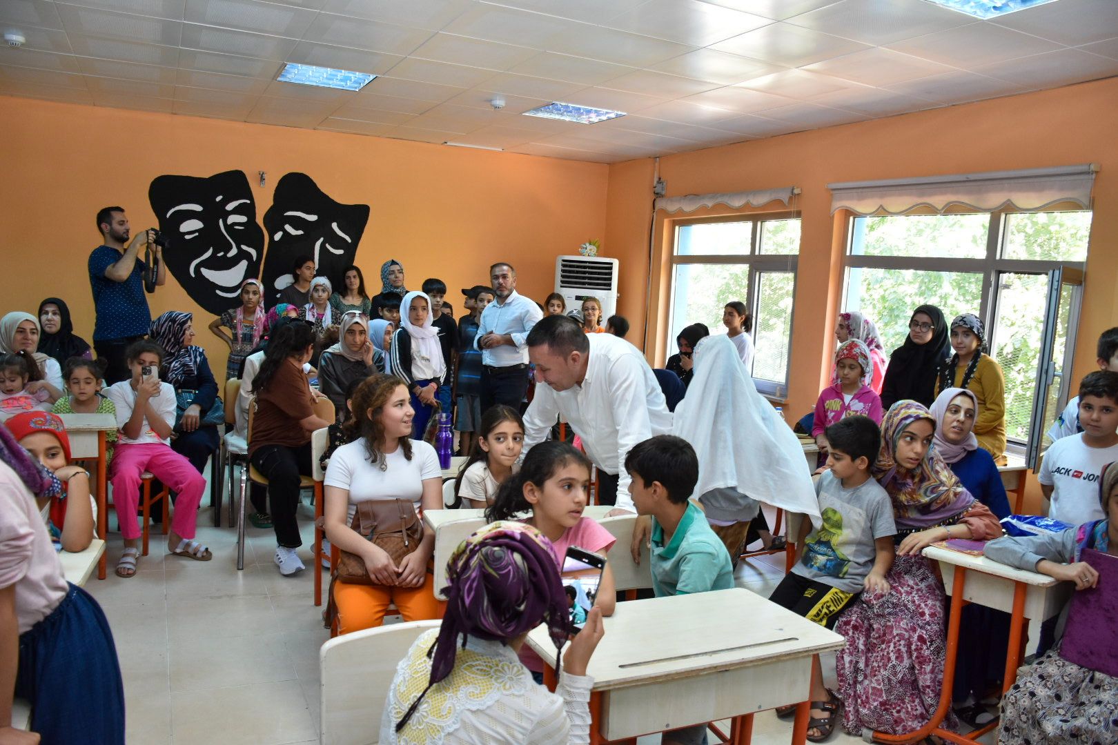 KADIN VE ÇOCUKLAR BU MERKEZLERDE HAYAT BULUYOR