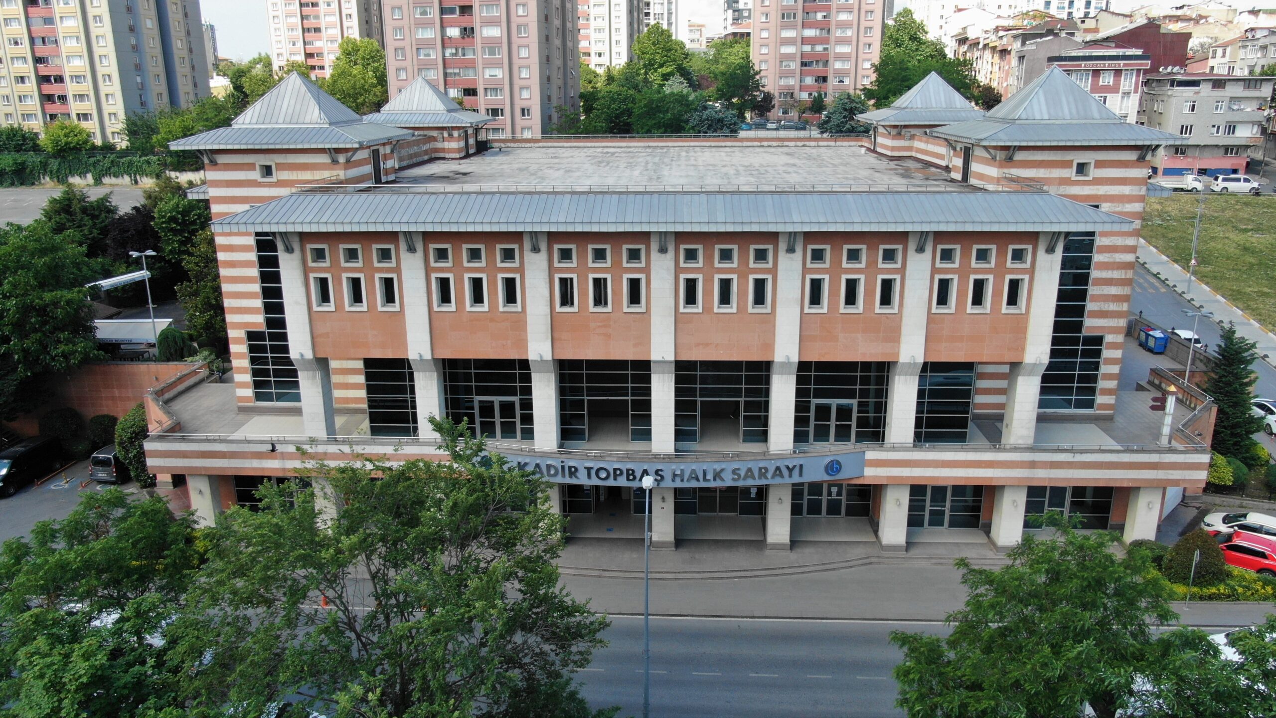 Kadir Topbaş’ın adı Halk Sarayı’na verildi