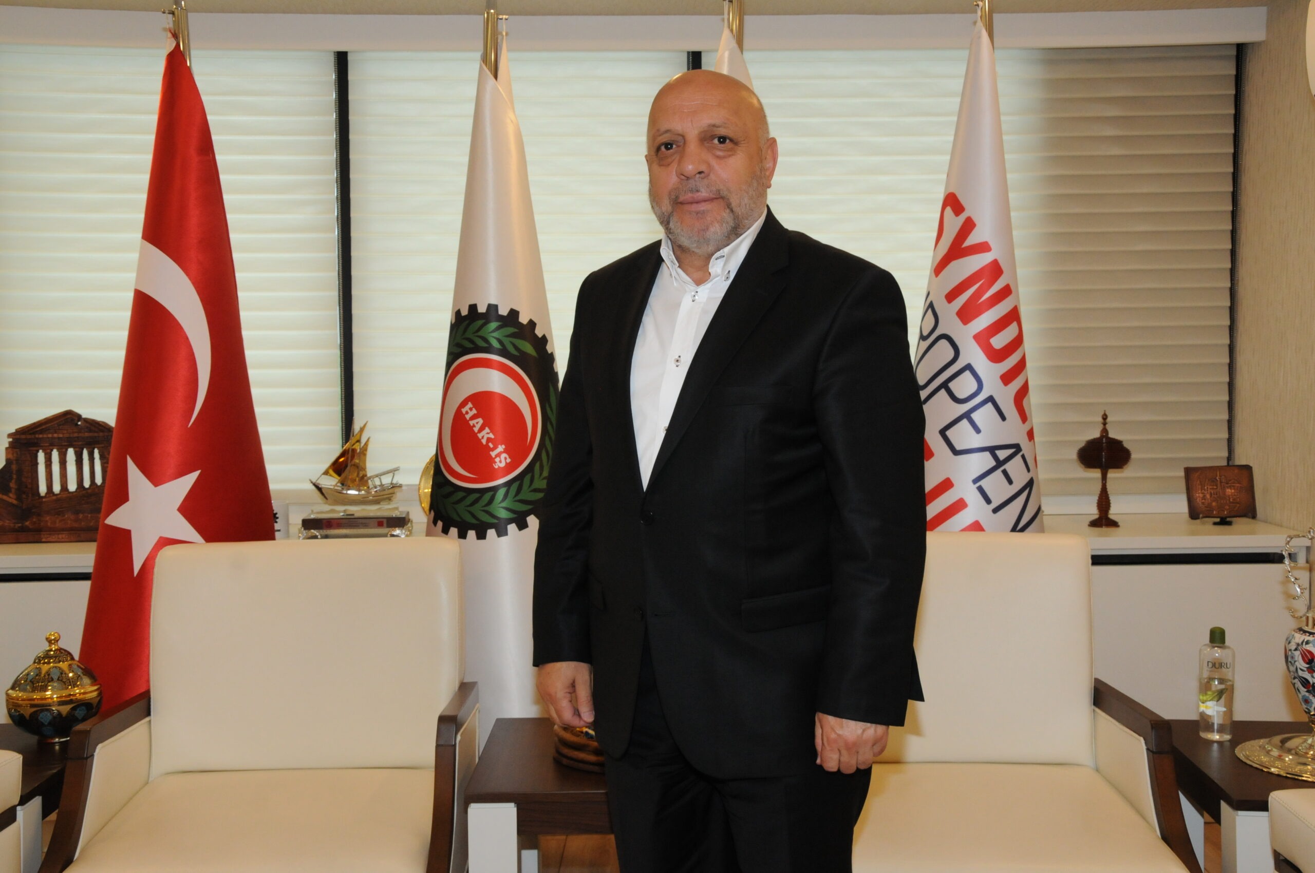 KAMU HİZMETLERİ ADİL VE MEDENİ BİR TOPLUMUN TEMELİDİR