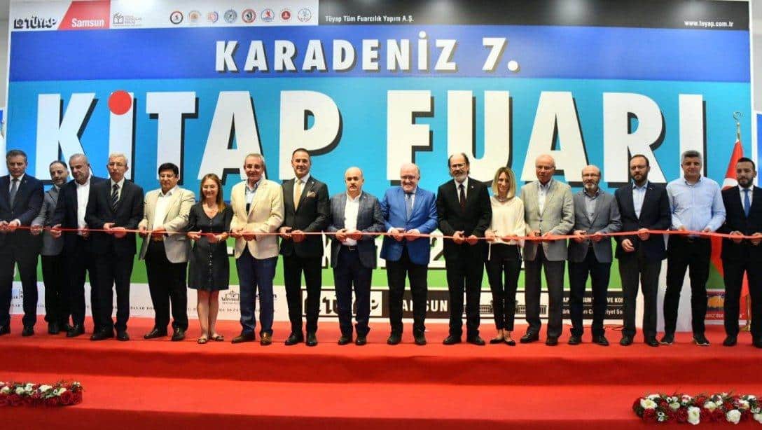 Karadeniz 7. Kitap Fuarı KİTAPSEVERLERİ Ağırladı