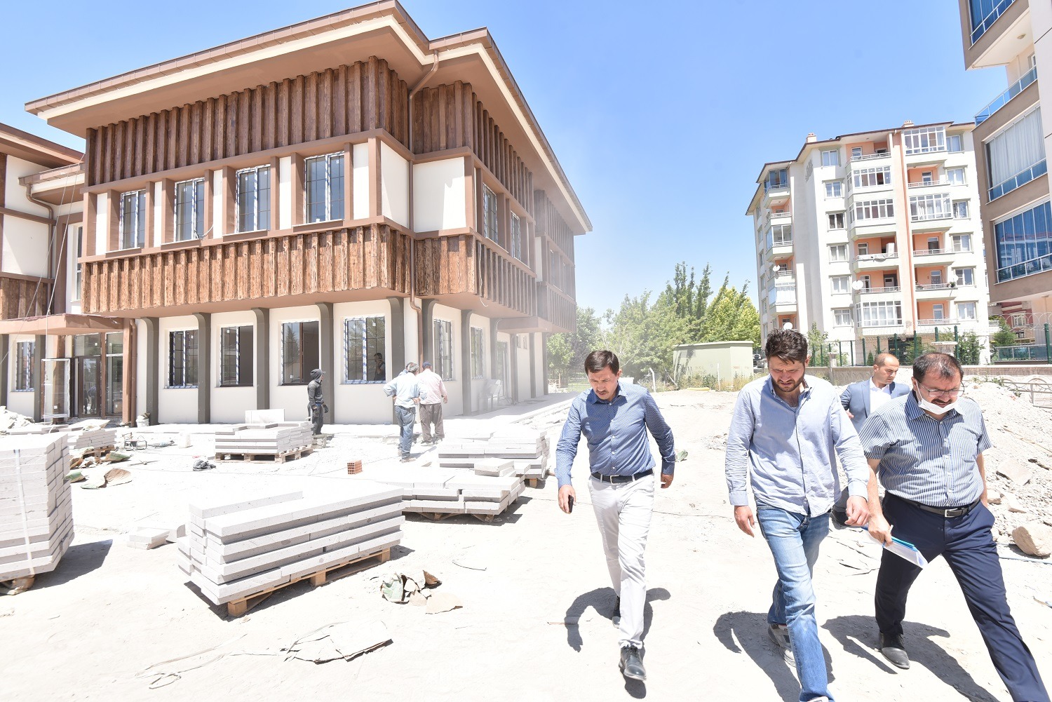 KARATAY’IN SOSYAL HAYATINA KATKI SUNACAK 4 TESİSİN YAPIMI SÜRÜYOR