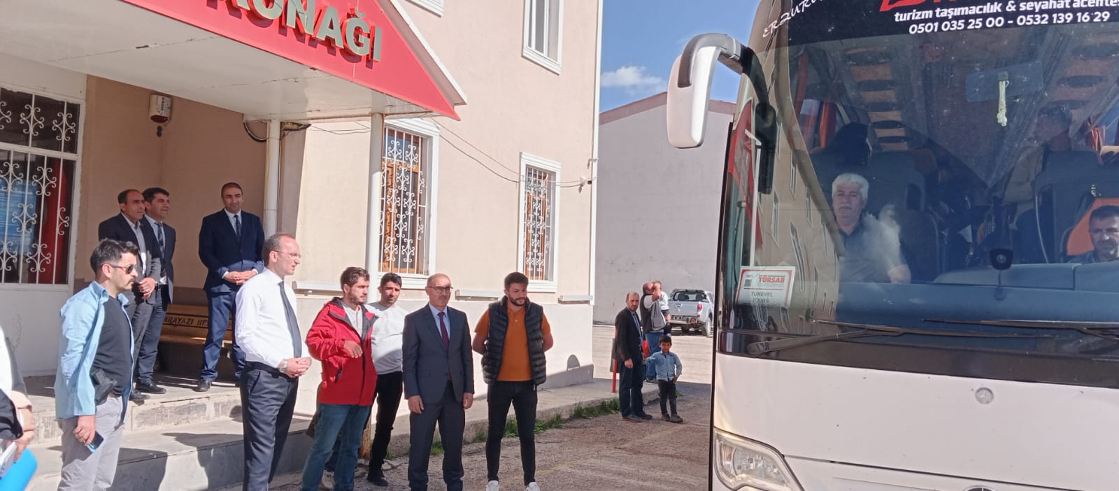 KARAYAZI'DA BAŞARILI ÖĞRENCİLER GEZİ TURU  İLE ÖDÜLLENDİRİLDİ