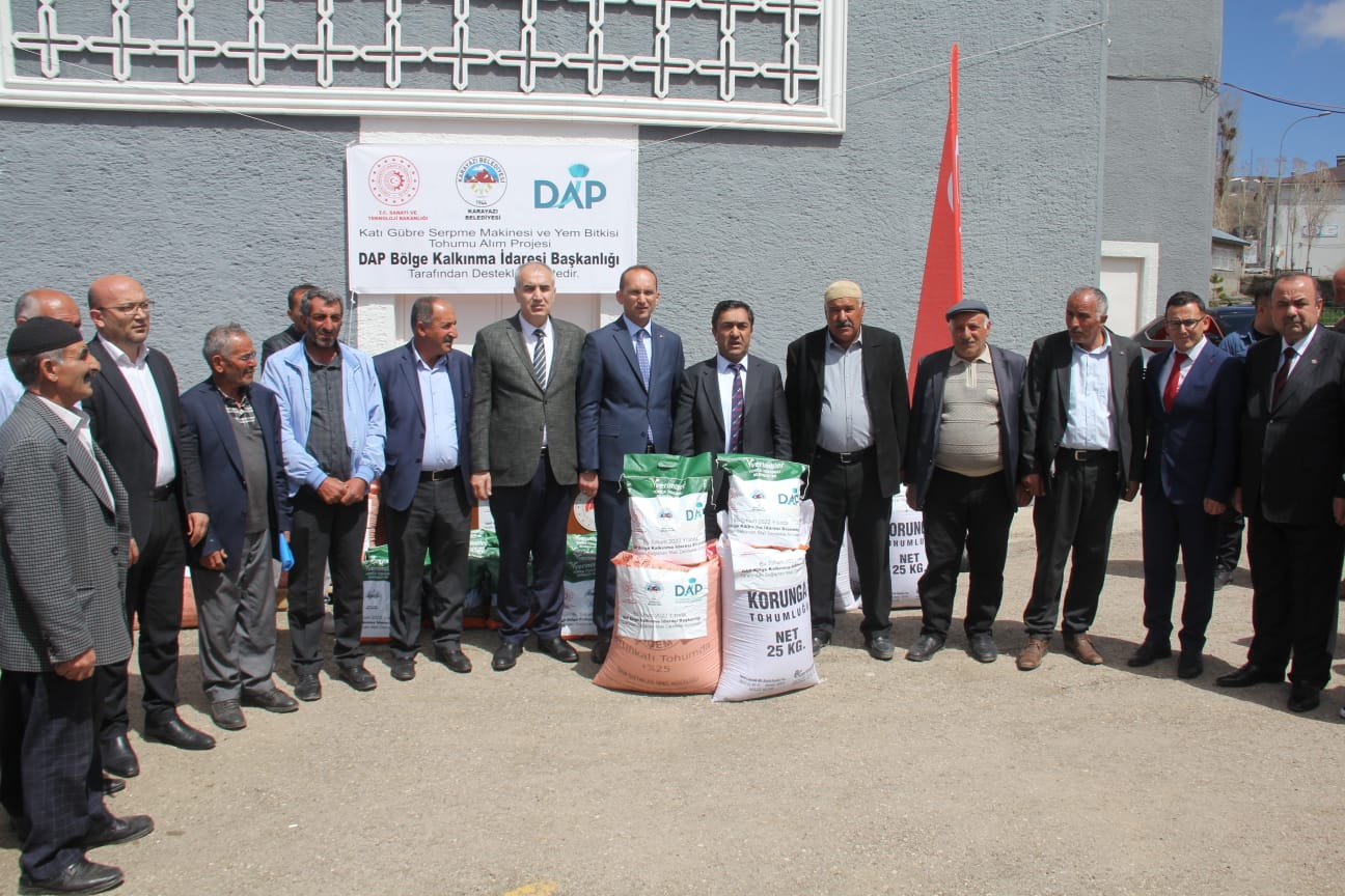 Karayazı'da Yüzde Ellisi Hibe Olan Gübreler Dağıtıldı