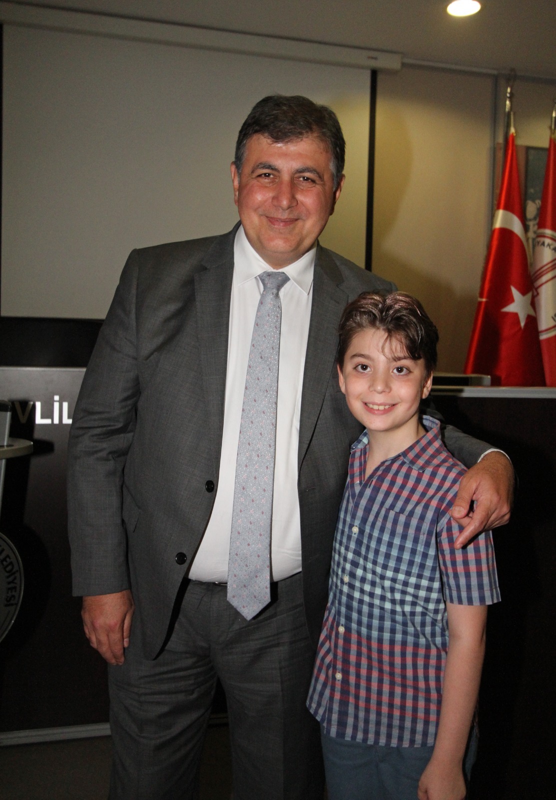 KARŞIYAKA - ÖĞRENCİLERE YAYINEVİ ÇEKİ