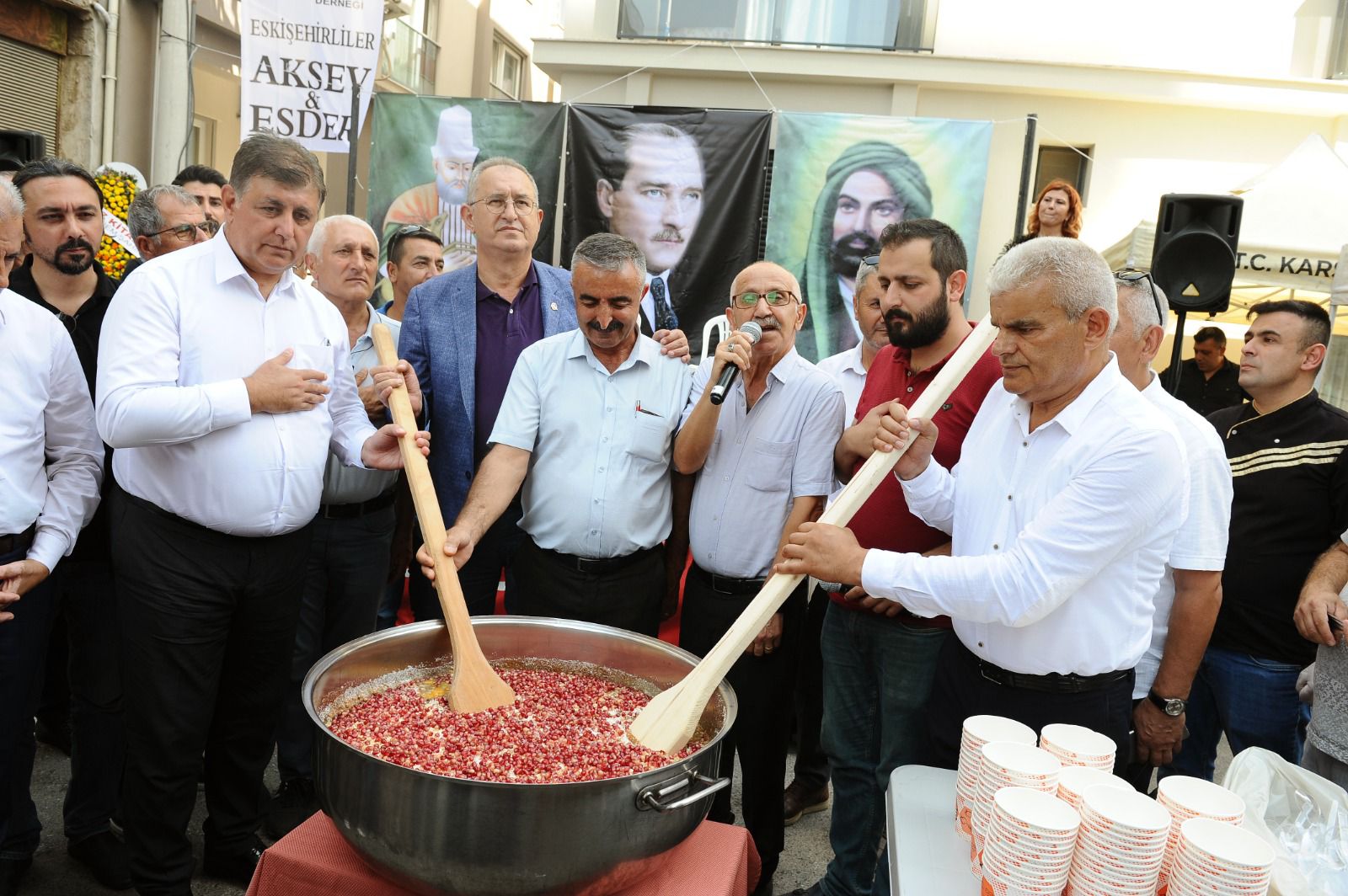 KARŞIYAKA_ Karşıyaka'da aşure buluşması