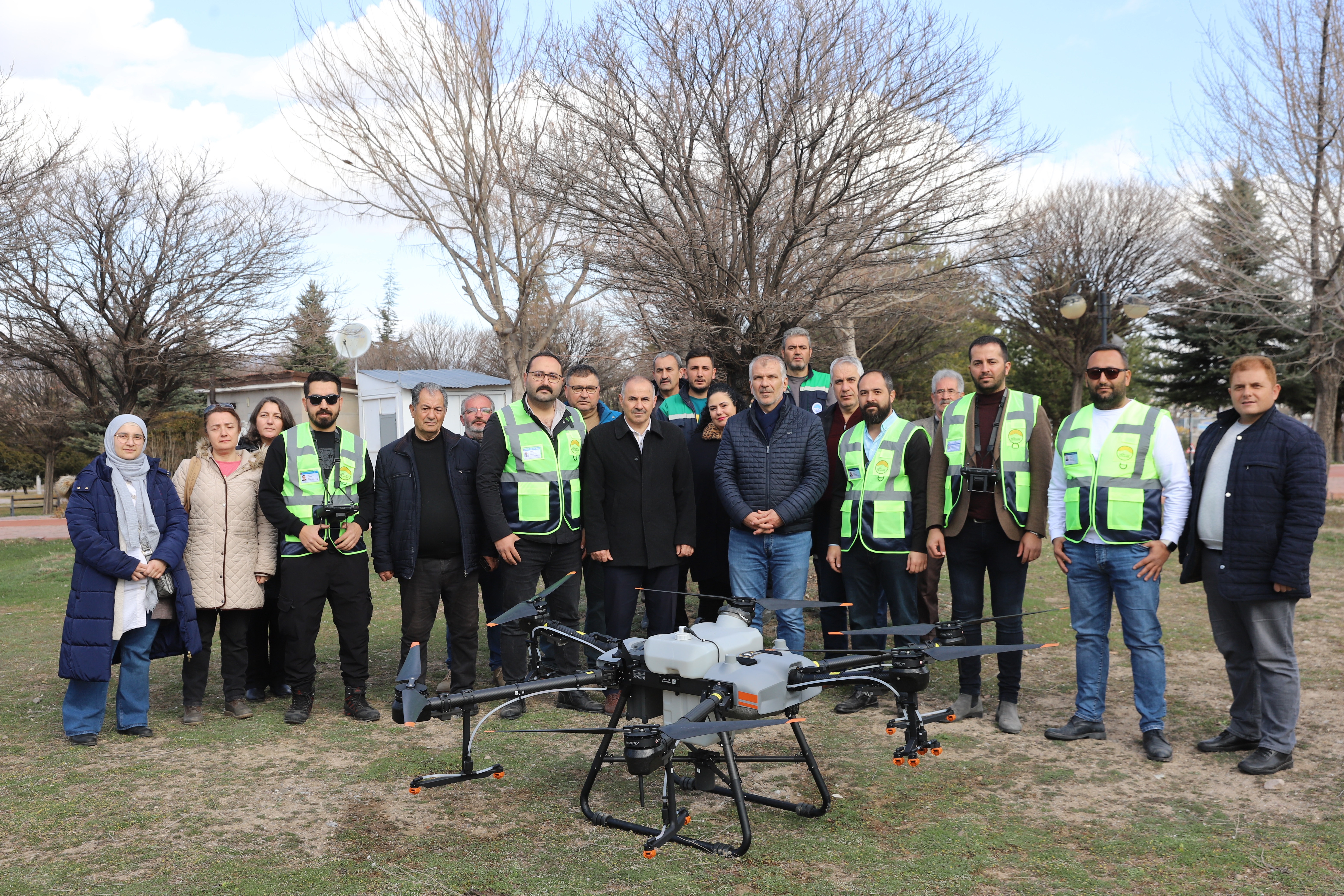 KAYSERİ BÜYÜKŞEHİR’DEN DRONE İLE PARK İLAÇLAMA HİZMETİ