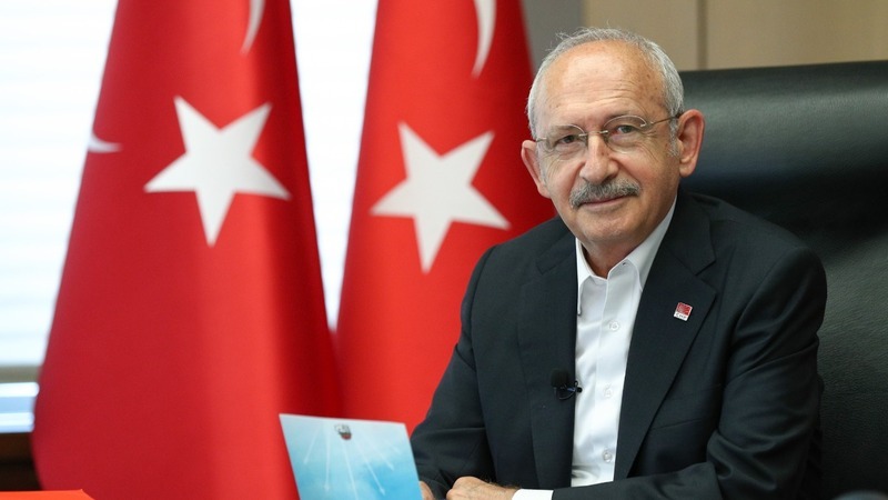 KEMAL KILIÇDAROĞLU: “KADINLAR OMUZ OMUZA DURDUKLARINDA ARADAN KİMSE GEÇEMEZ”