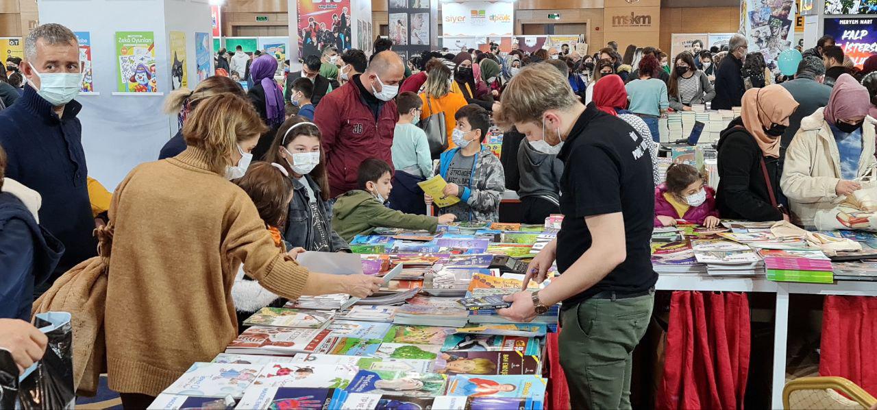 Kepez Kitap Fuarı’na yoğun ilgi